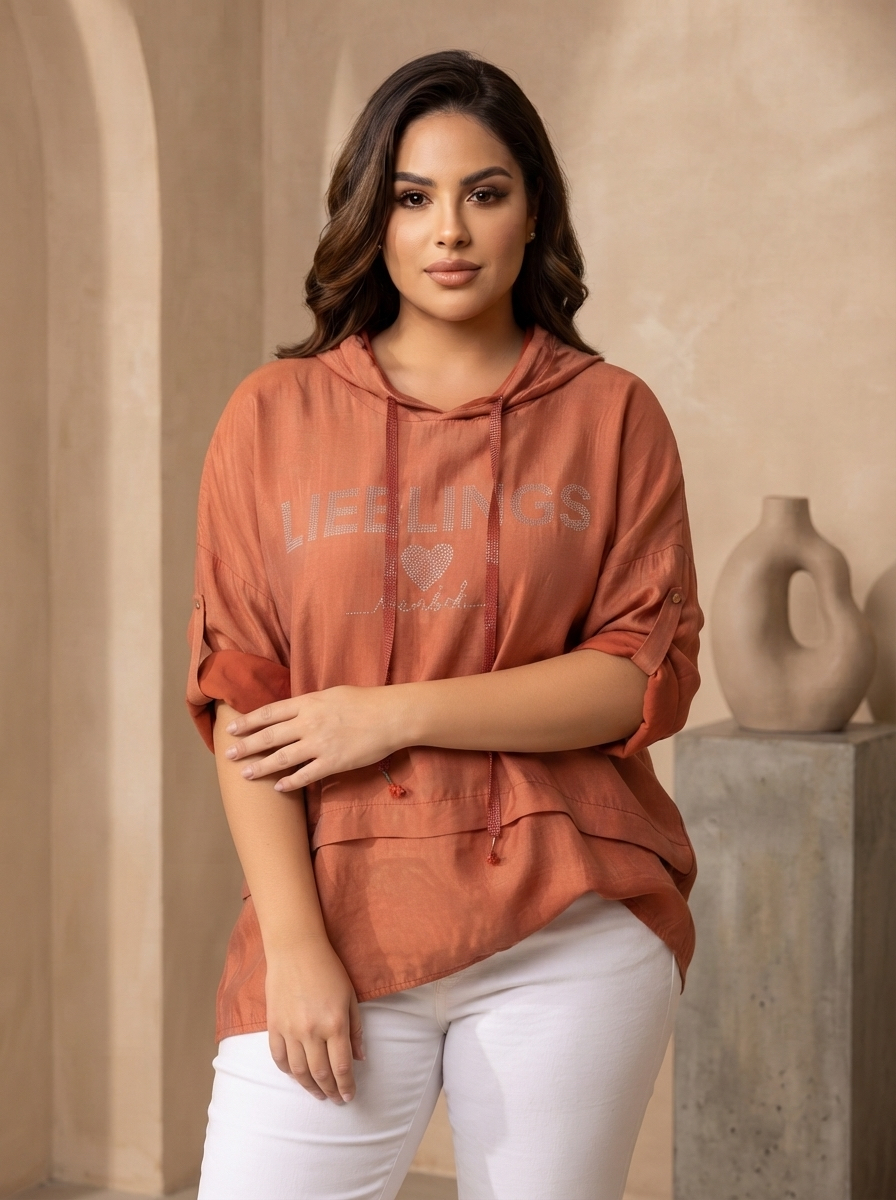 Bluză satinată culoare cărămizie cu inscripție din pietricele