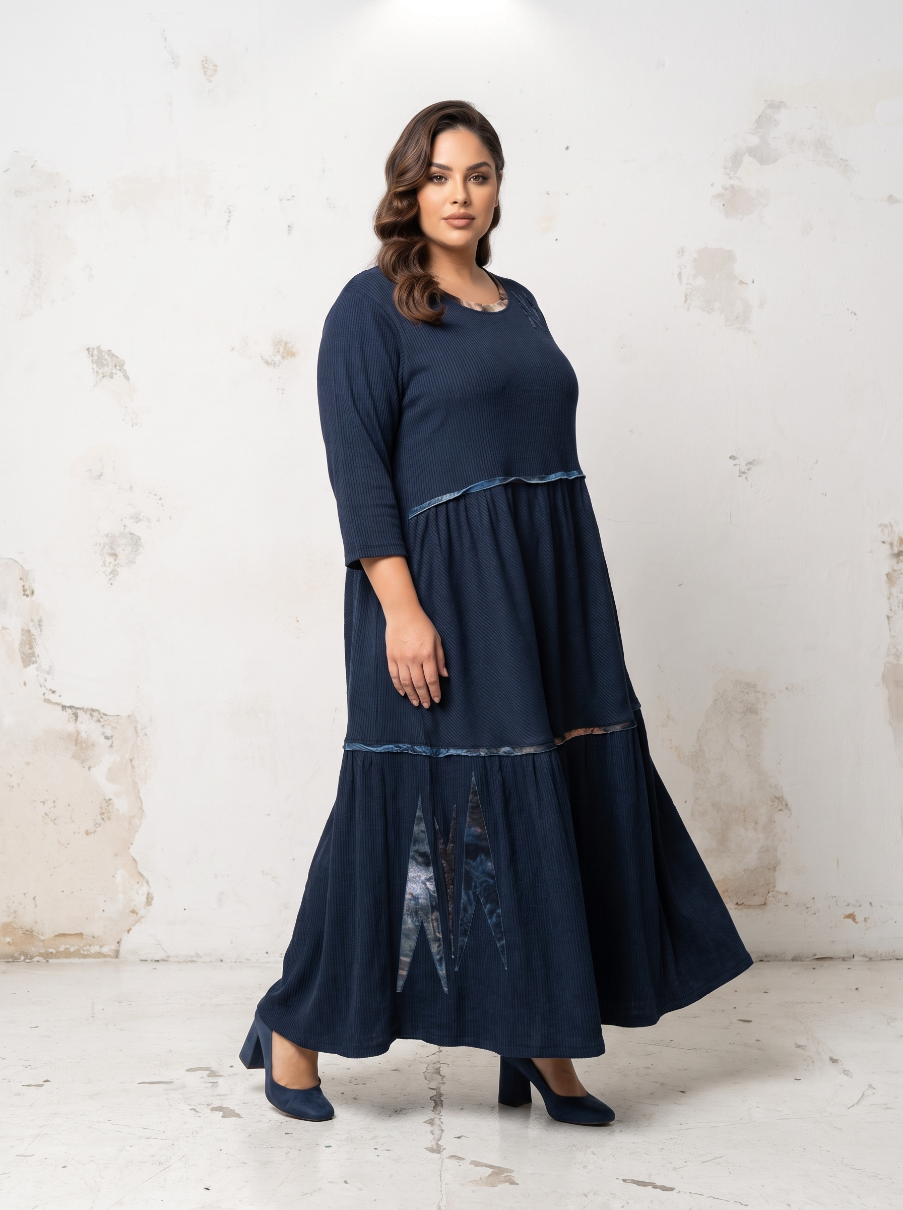 Rochie maxi din tricot reiat fin cu detalii albastre contrastante