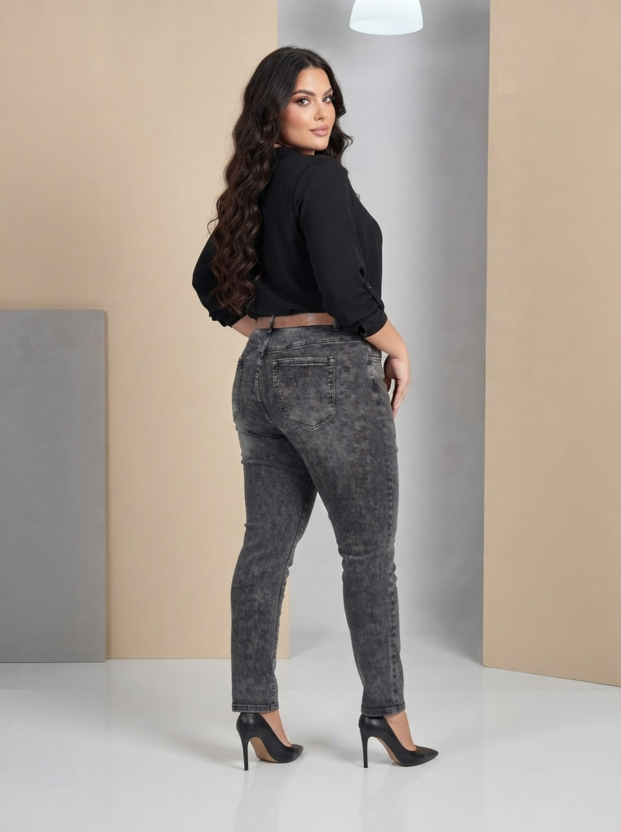 Blugi gri închis din denim cu curea pentru mărimi mari