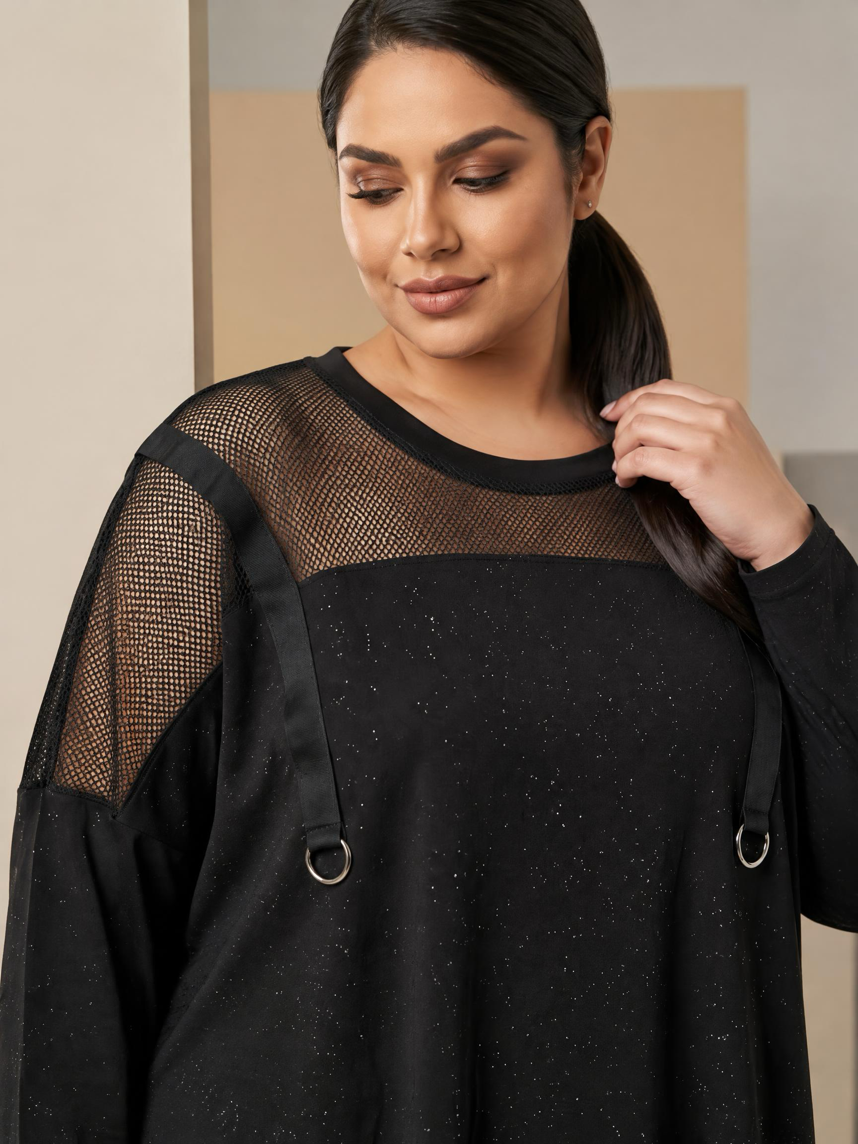 Bluză neagră elegantă cu strălucire delicată