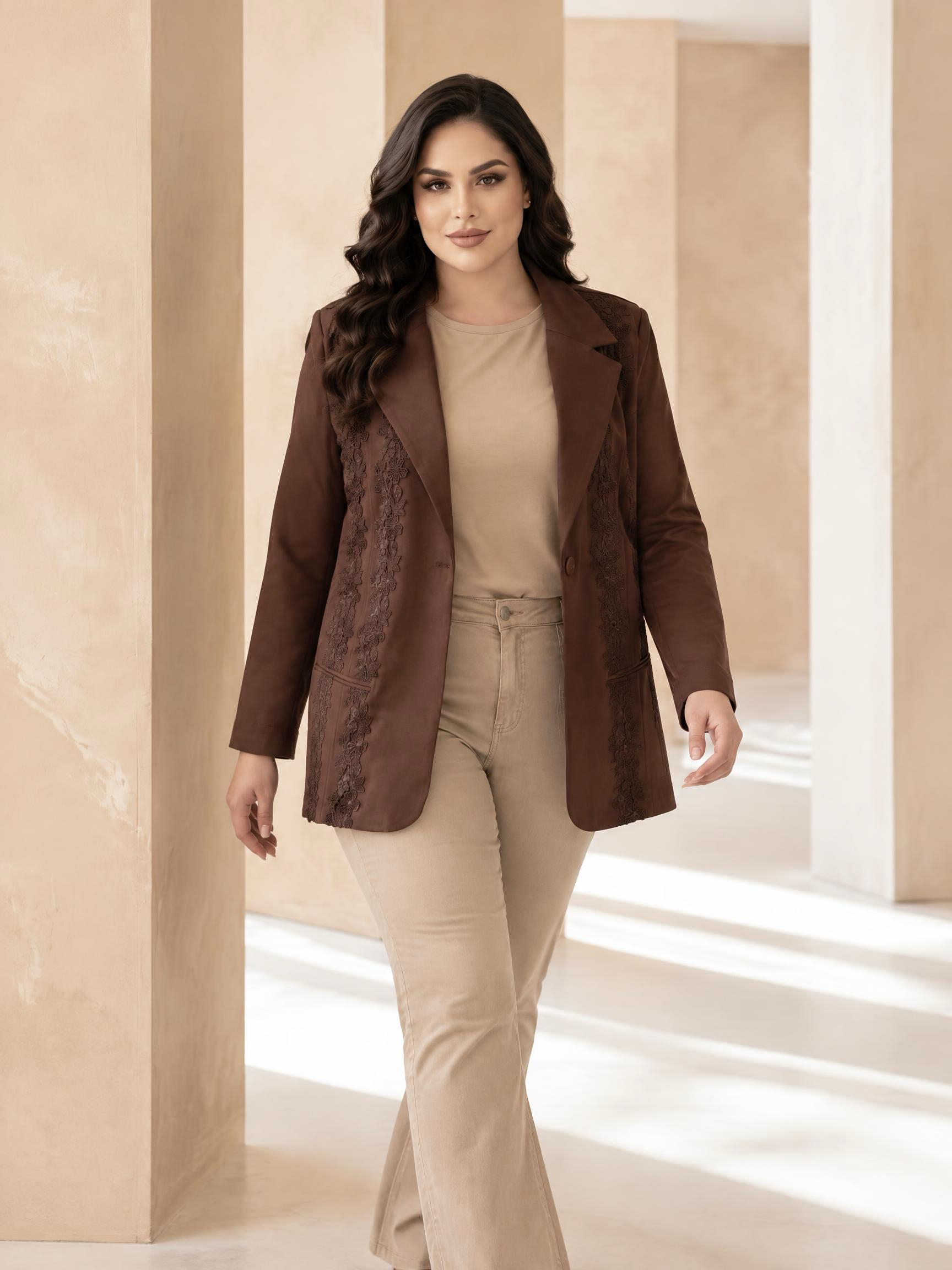 Sacou maro cu detalii elegante și broderie maro