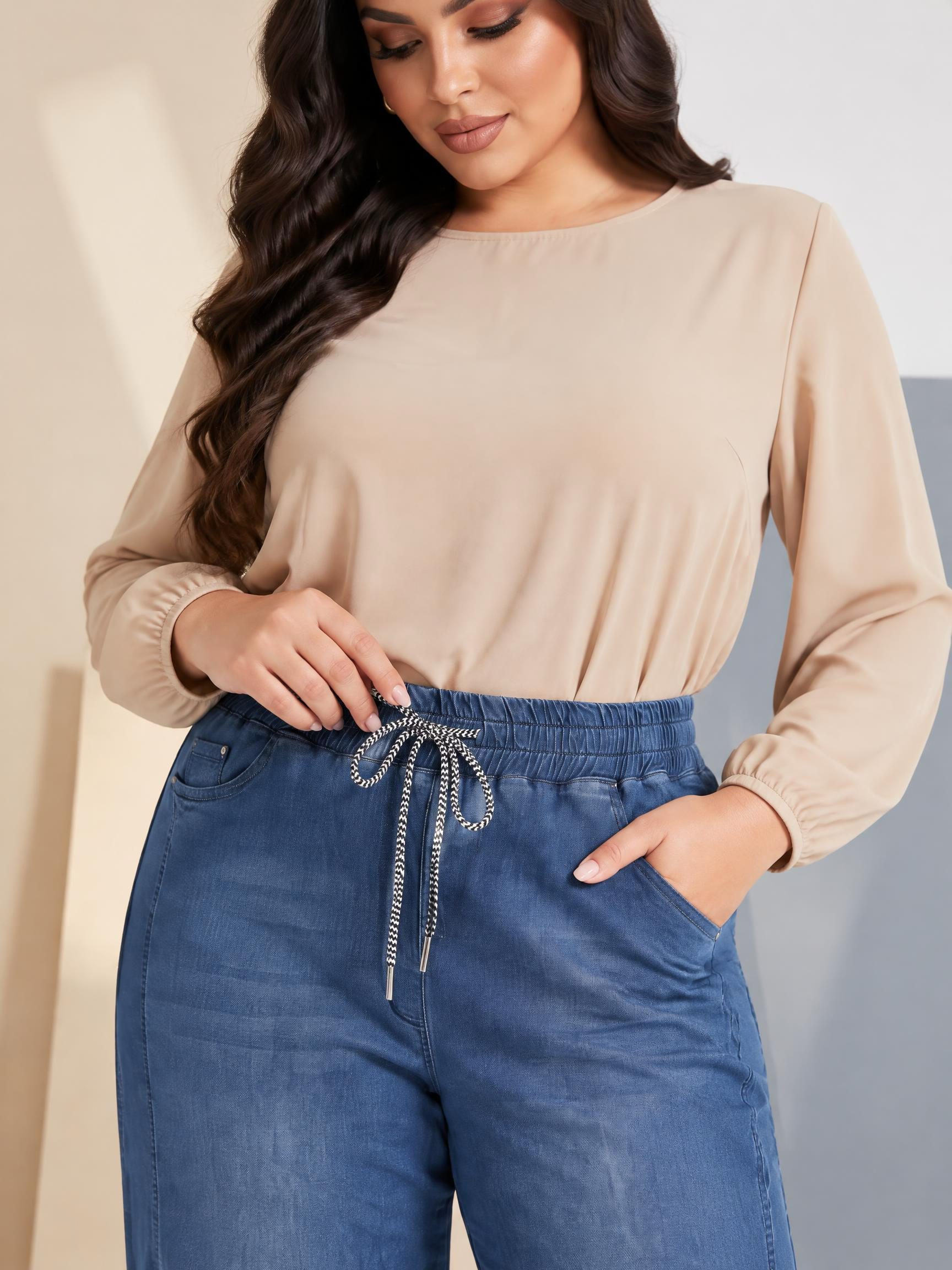 Blugi maxi albaștri cu croială largă și material elastic