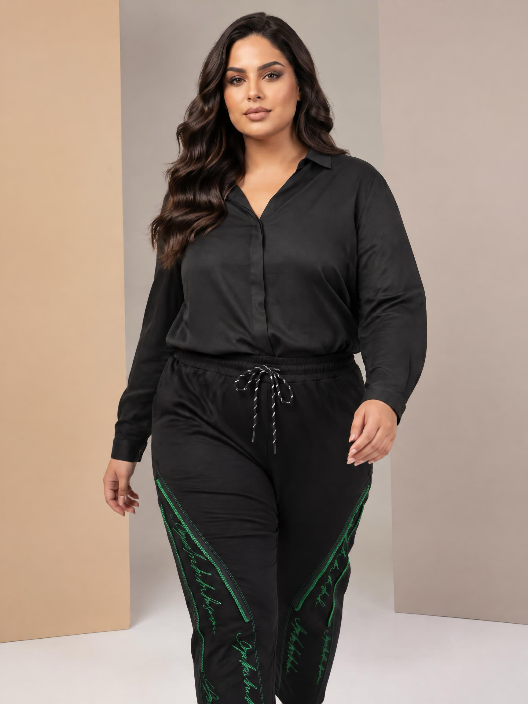 Pantaloni negri cu verde cu croială largă și talie cu elastic și șnur