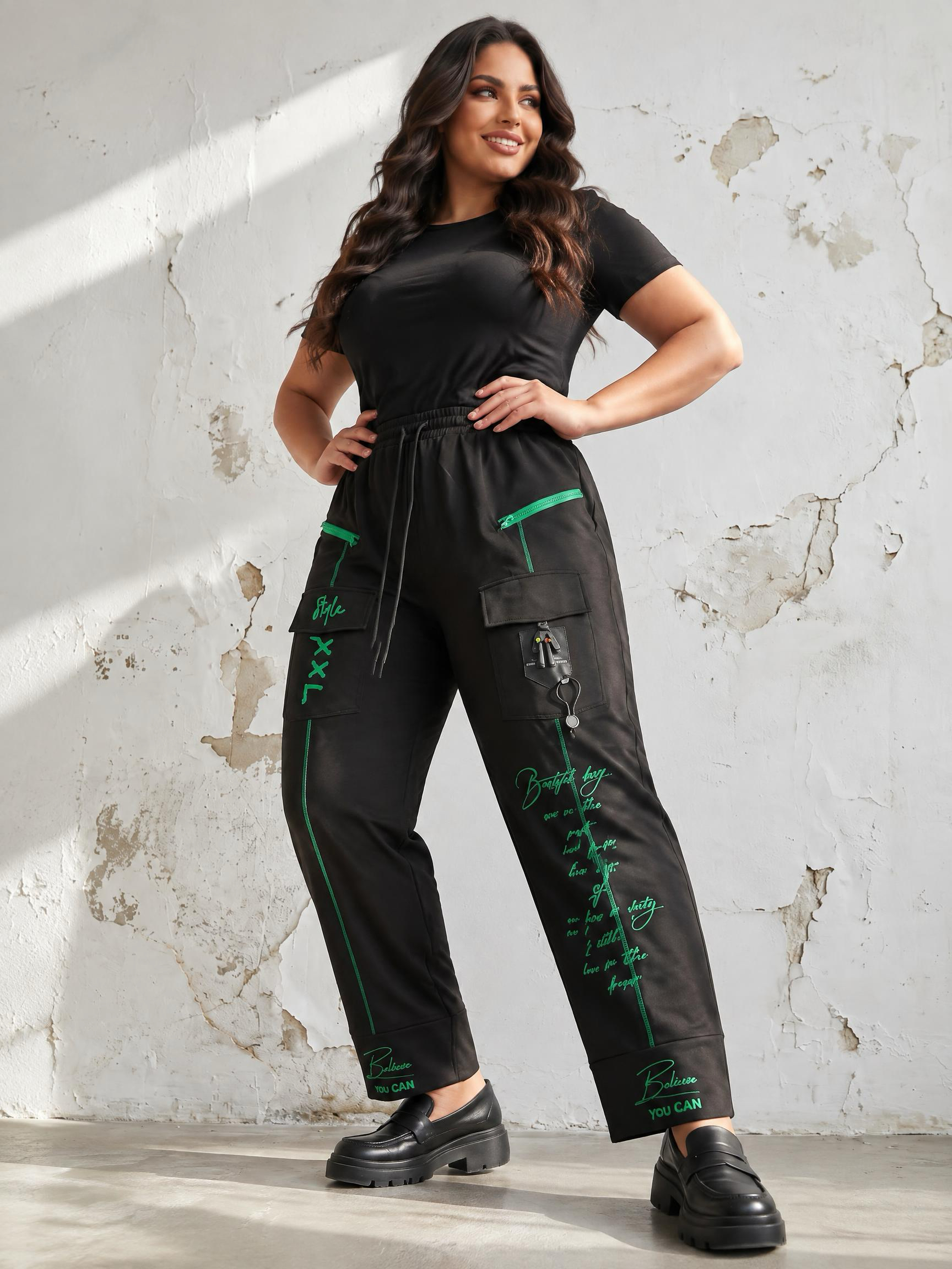 Pantaloni CARGO sofisticați cu accente decorative verzi