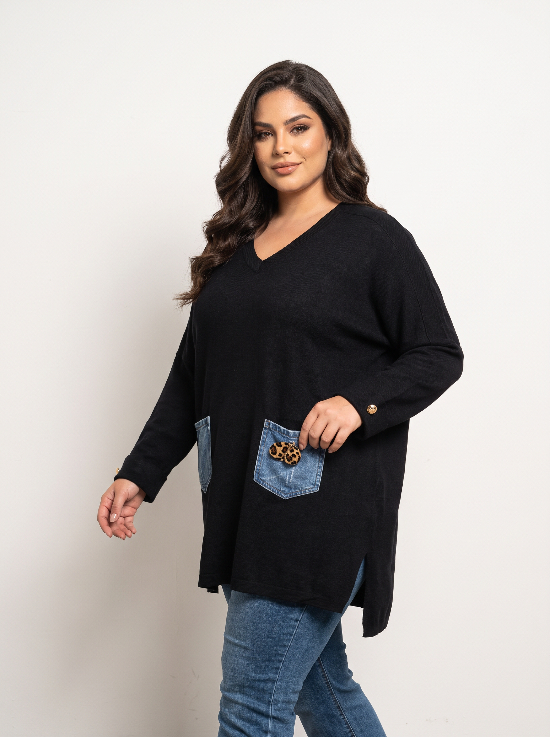Tunică neagră din tricot fin cu buzunare din denim