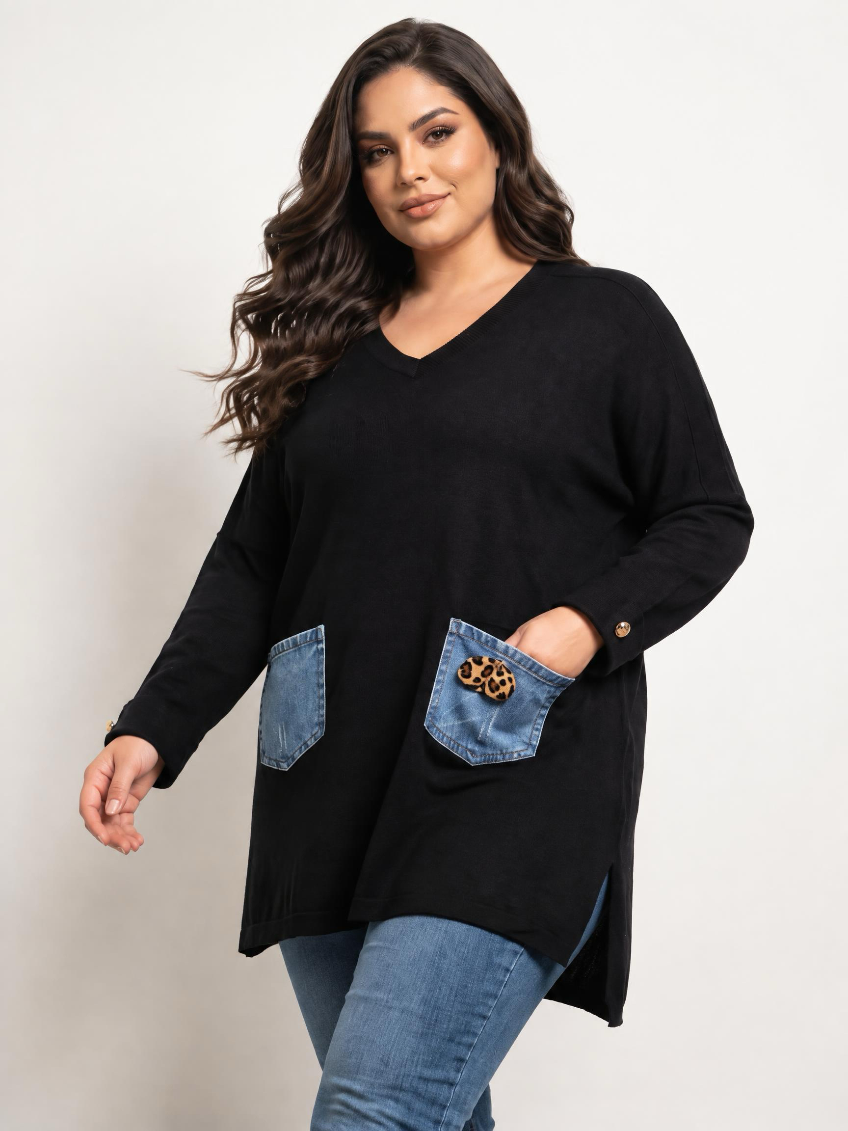 Tunică neagră din tricot fin cu buzunare din denim