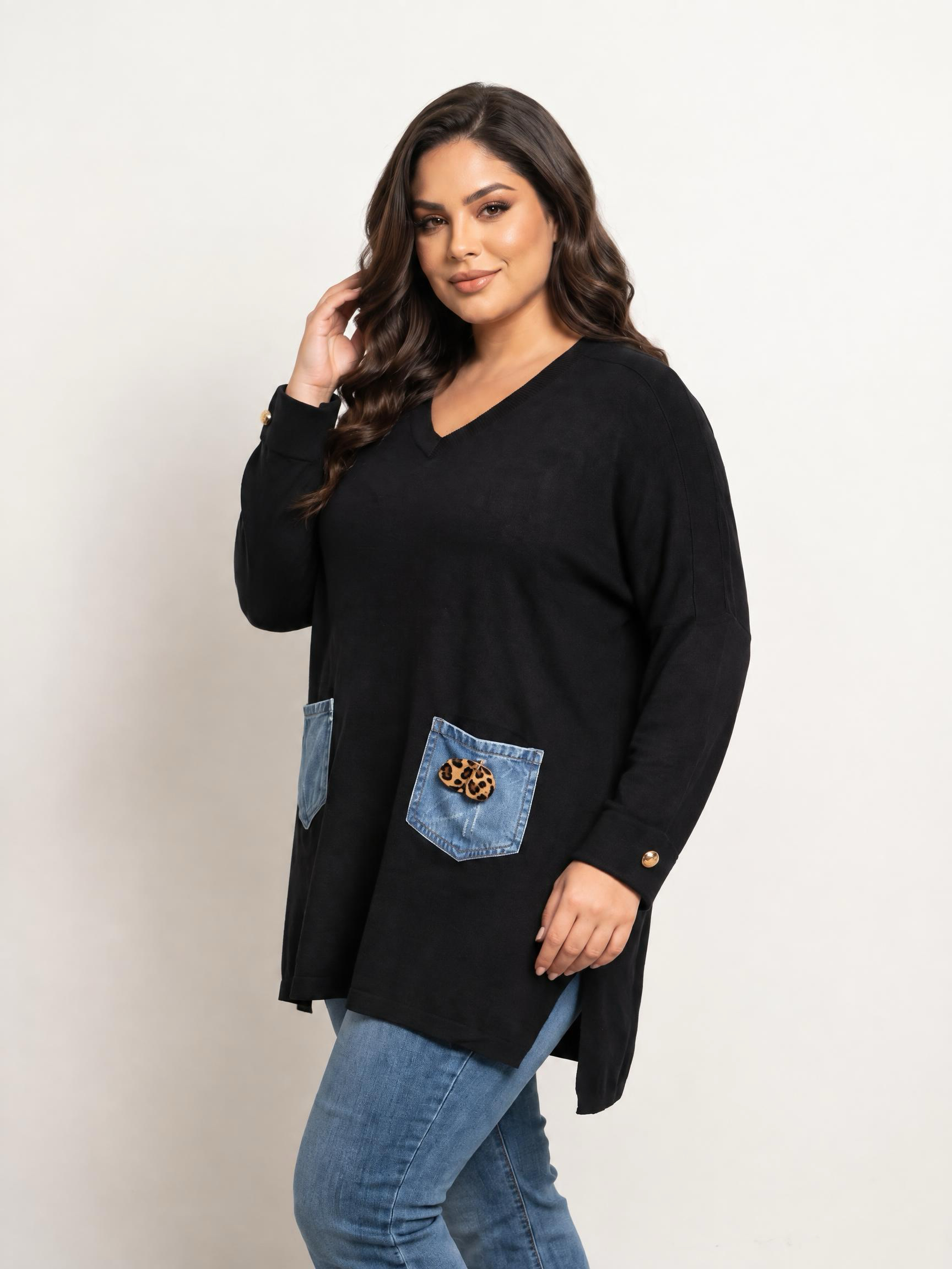 Tunică neagră din tricot fin cu buzunare din denim