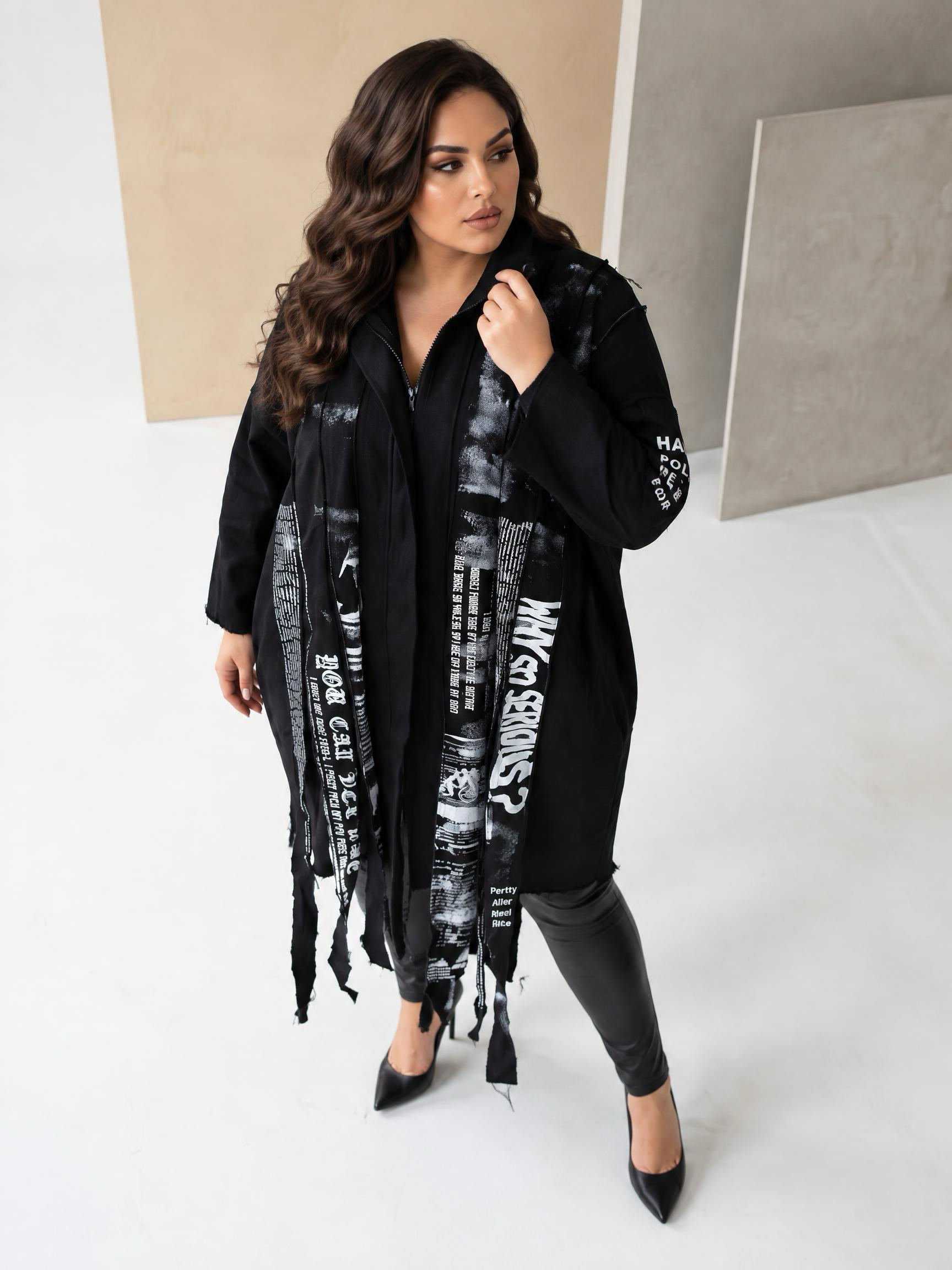 Jachetă din denim artistică și extravagantă în mărimi mari