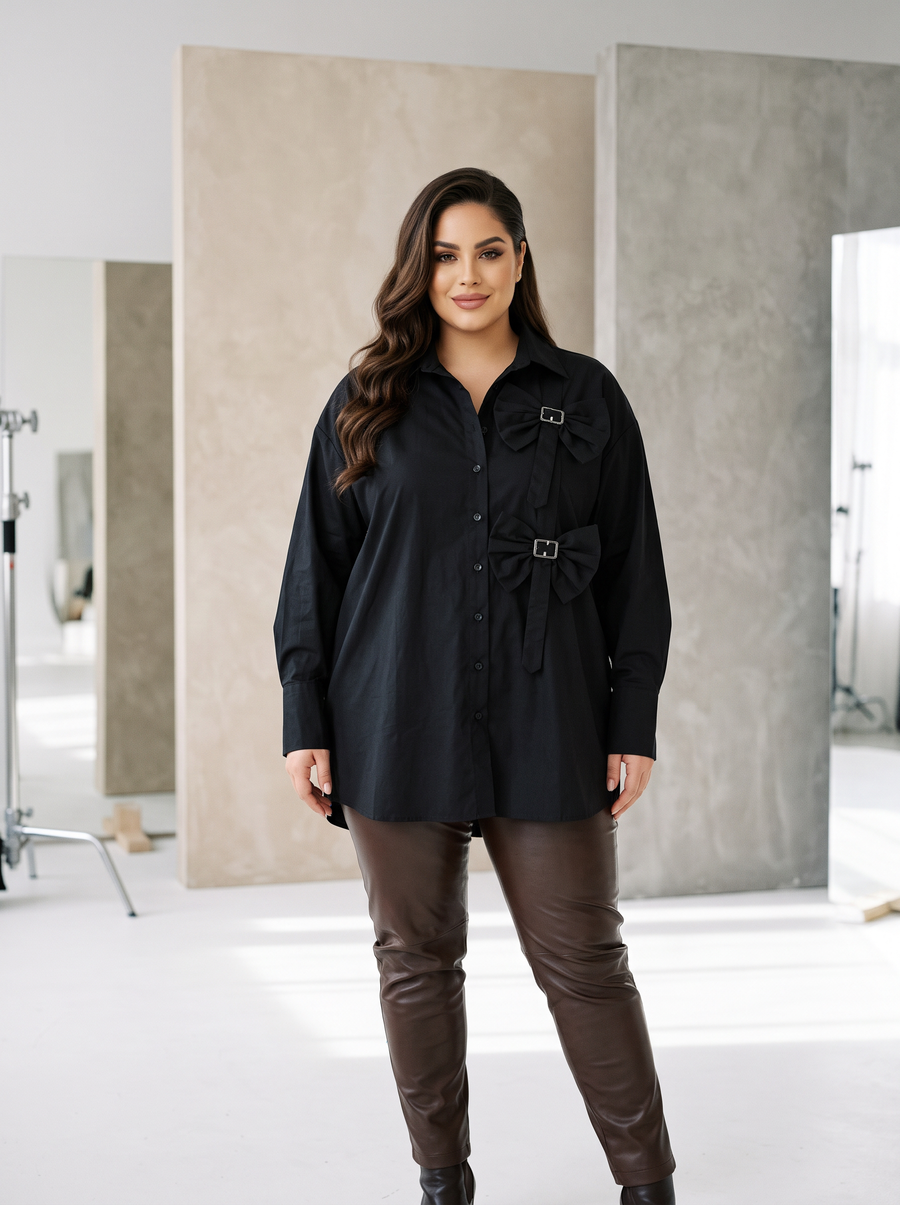 Cămașă neagră de designer în mărimi mari