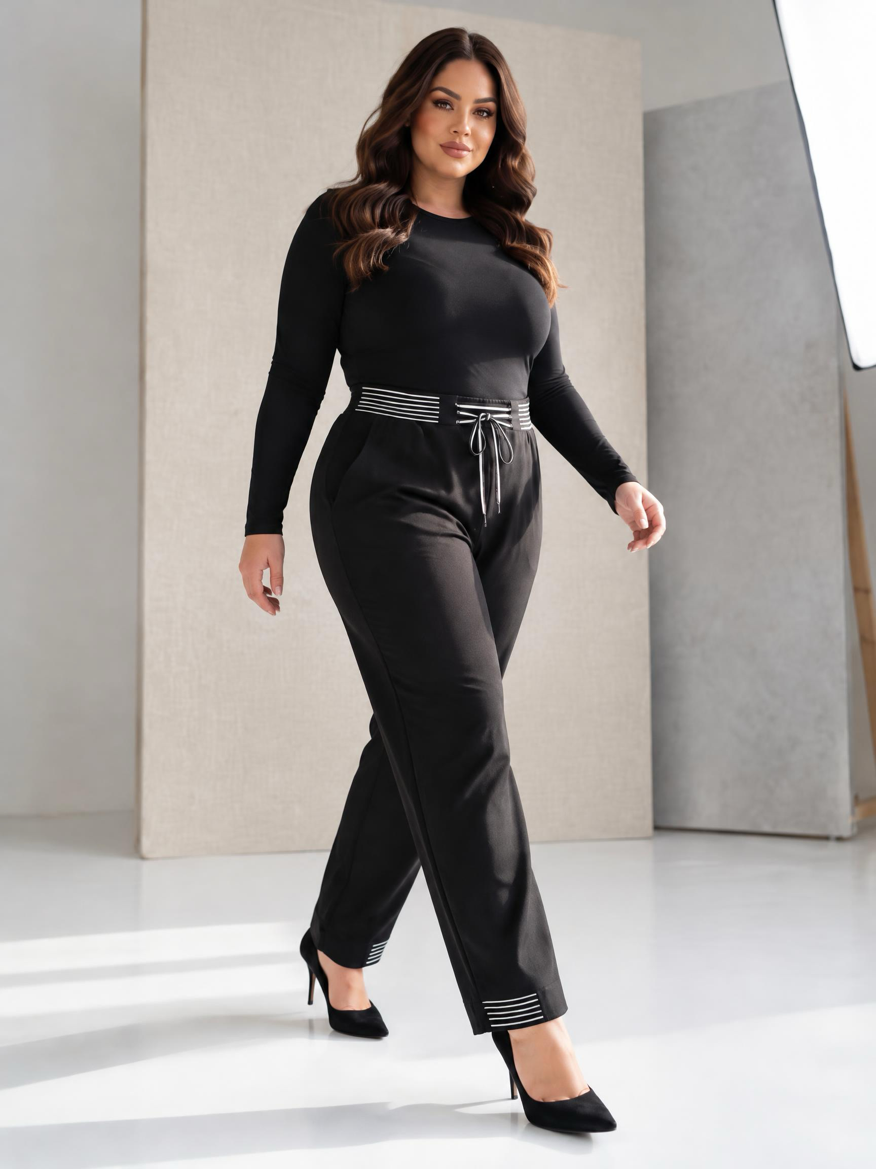 Pantaloni din tricot elastic cu croială largă și talie elastică