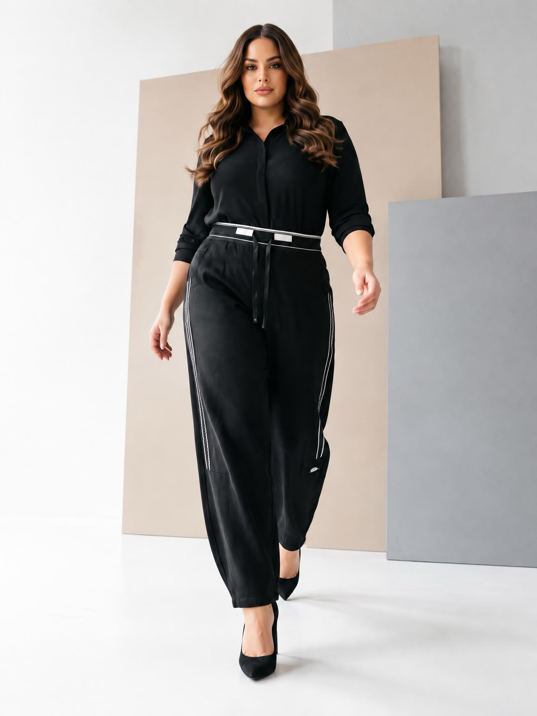 Pantaloni largi din tricot ferm cu dungi albe laterale