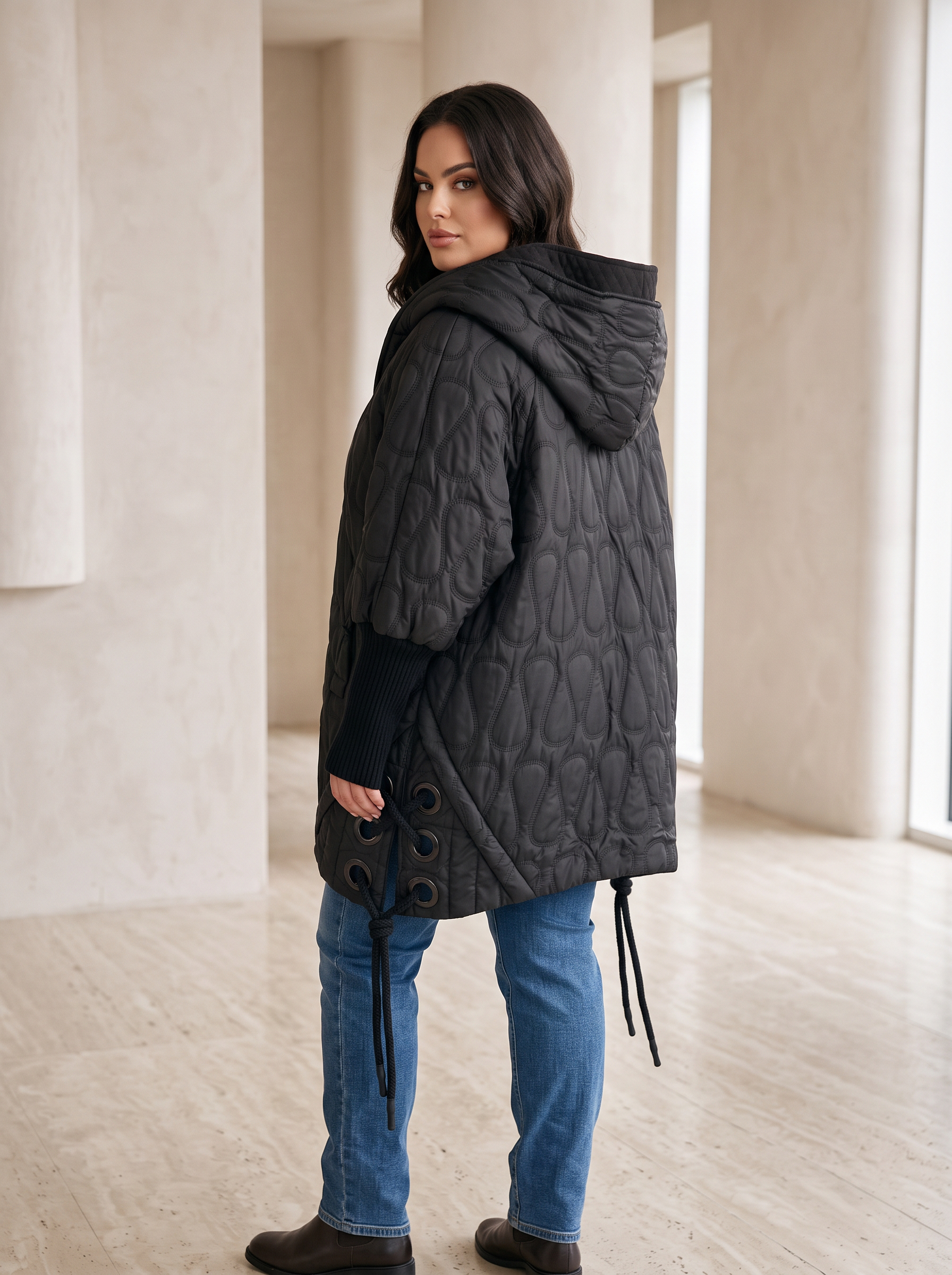 Geacă maxi de tip boutique cu capse decorative și glugă voluminoasă