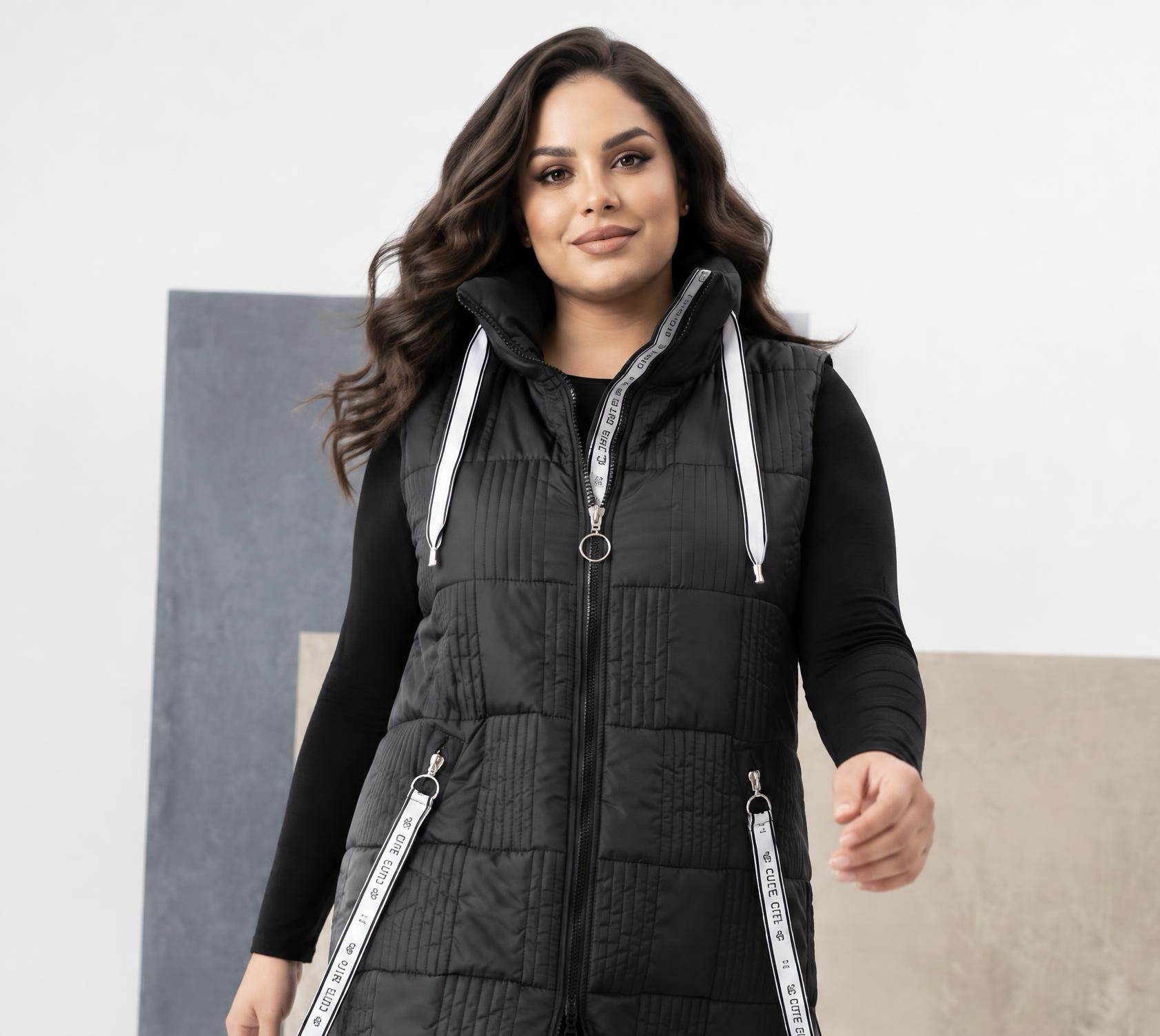 Vestă lungă neagră cu croială de designer în mărimi mari