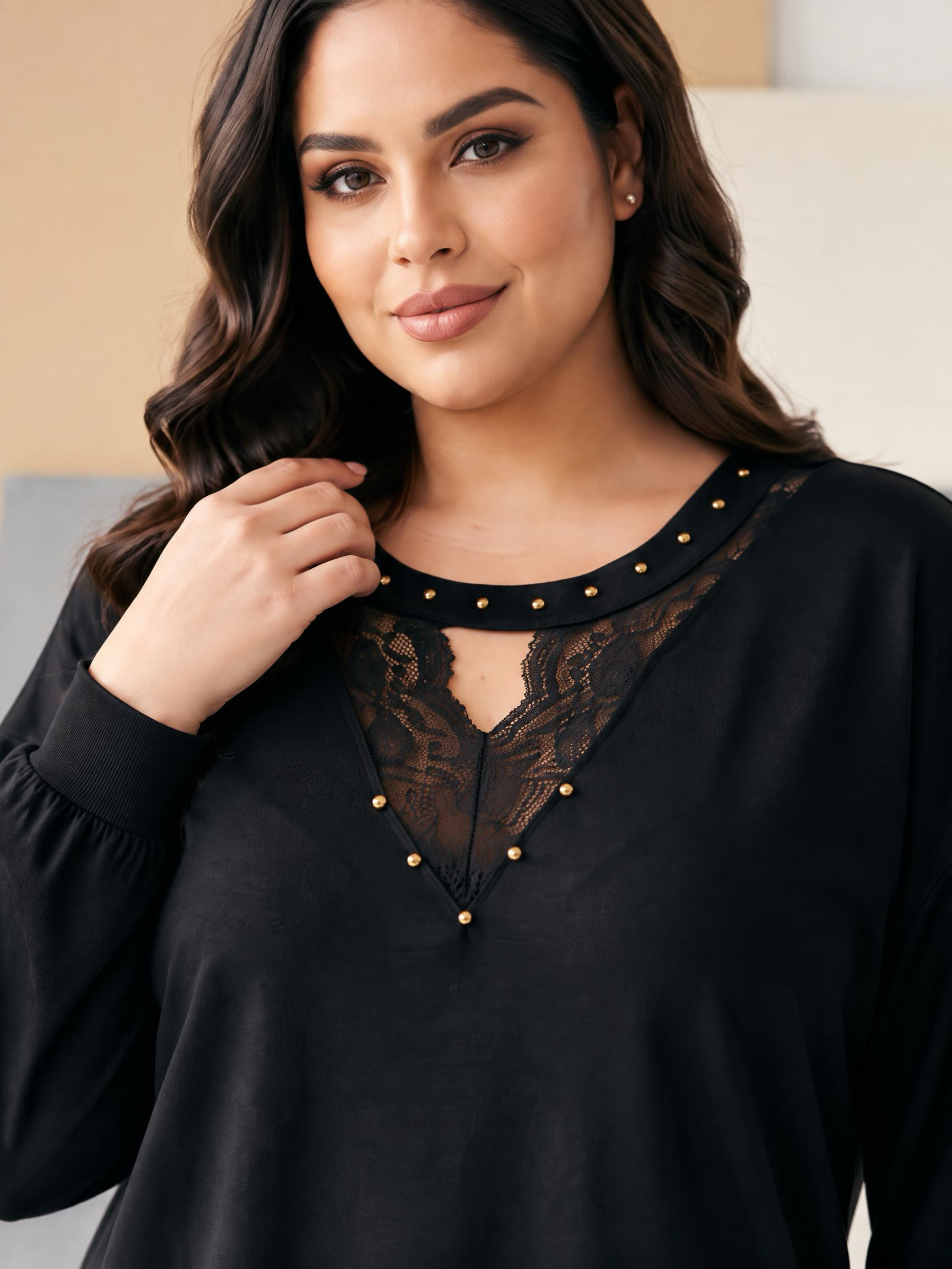 Bluză din bumbac cu decolteu delicat din dantelă și broderie