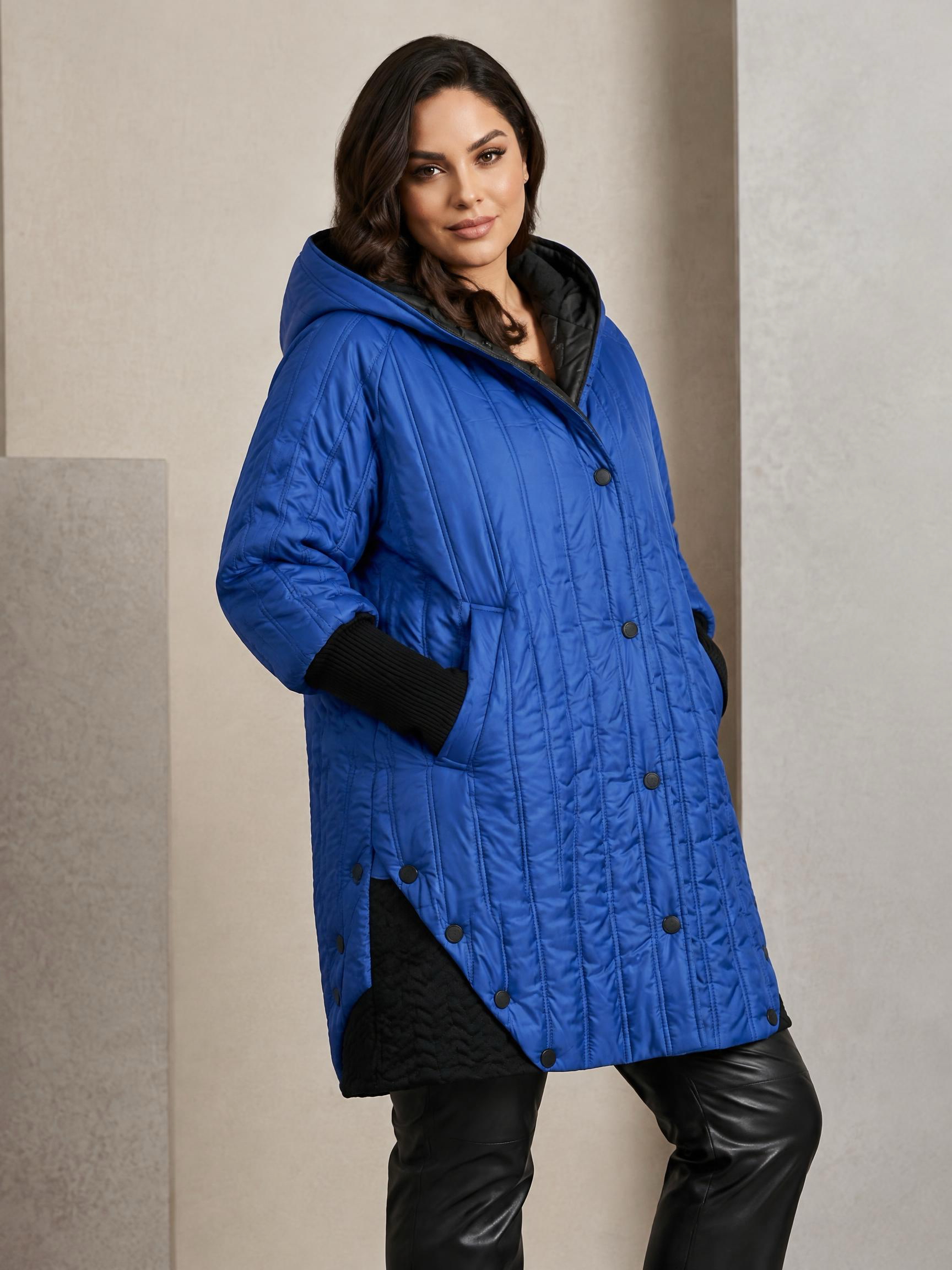 GEACĂ DE IARNĂ MAXI DIN COLECȚIA DESIGNER ÎN ALBASTRU REGAL