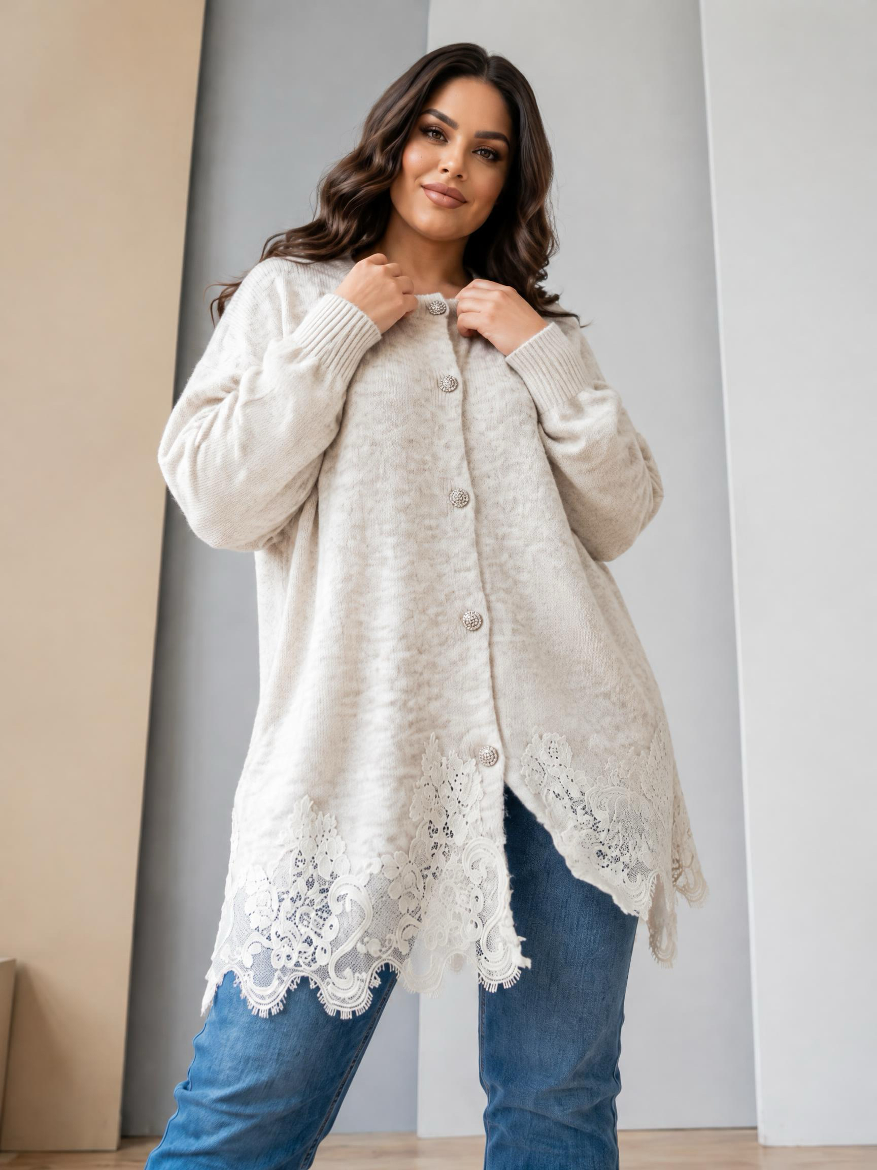 Cardigan maxi delicat în nuanță crem cu dantelă fină
