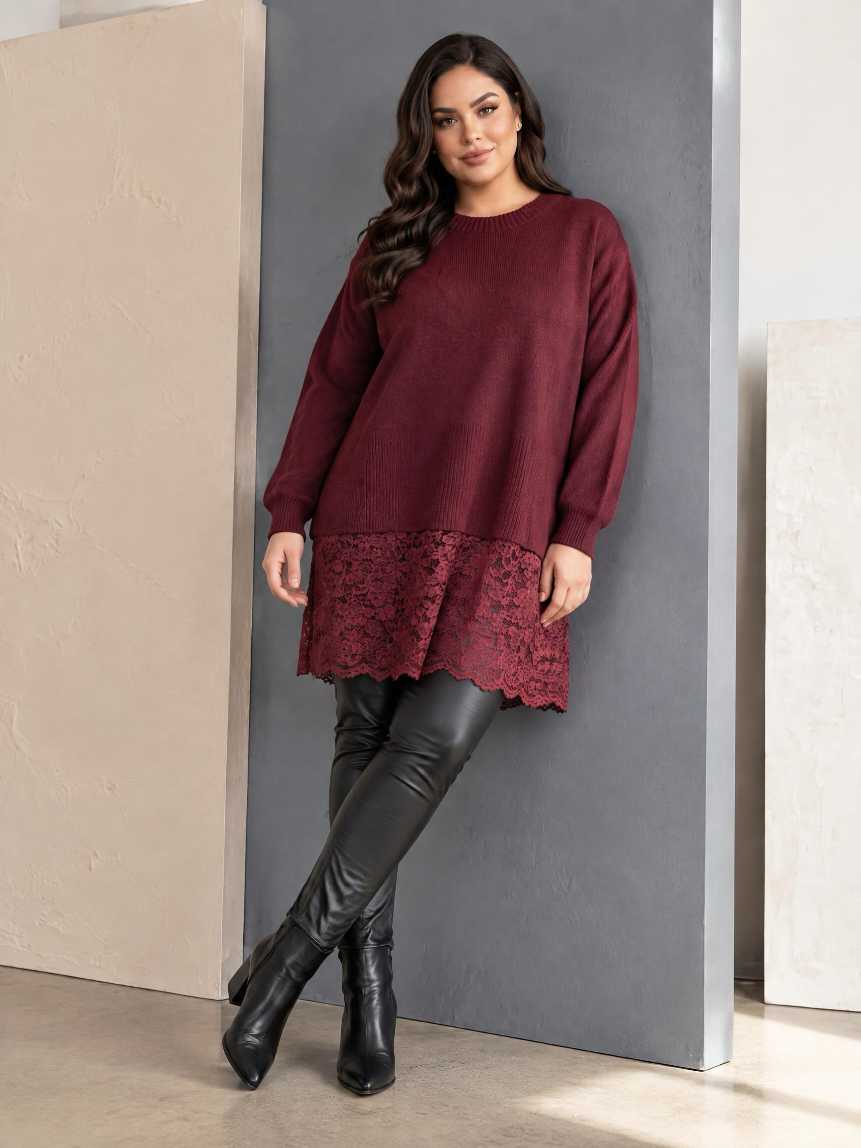Tunică lungă bordo din tricot fin cu dantelă