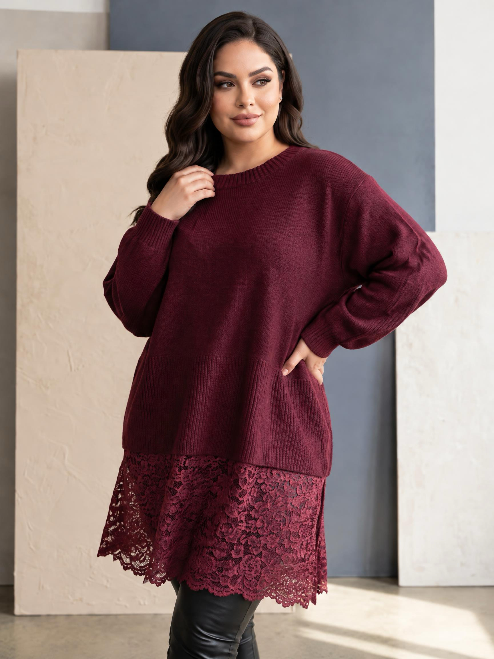 Tunică lungă bordo din tricot fin cu dantelă
