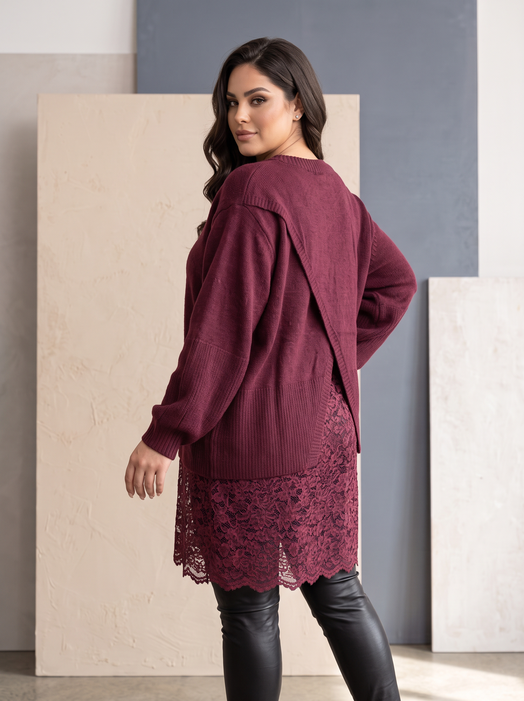 Tunică lungă bordo din tricot fin cu dantelă