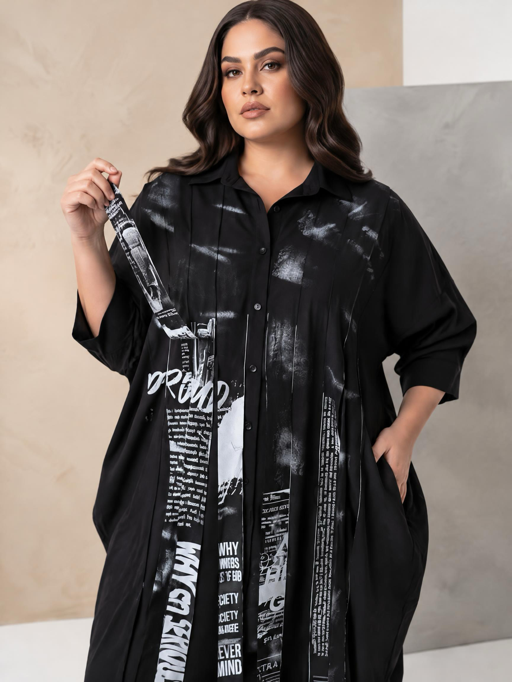 Rochie maxi neagră de designer cu croială extravagantă