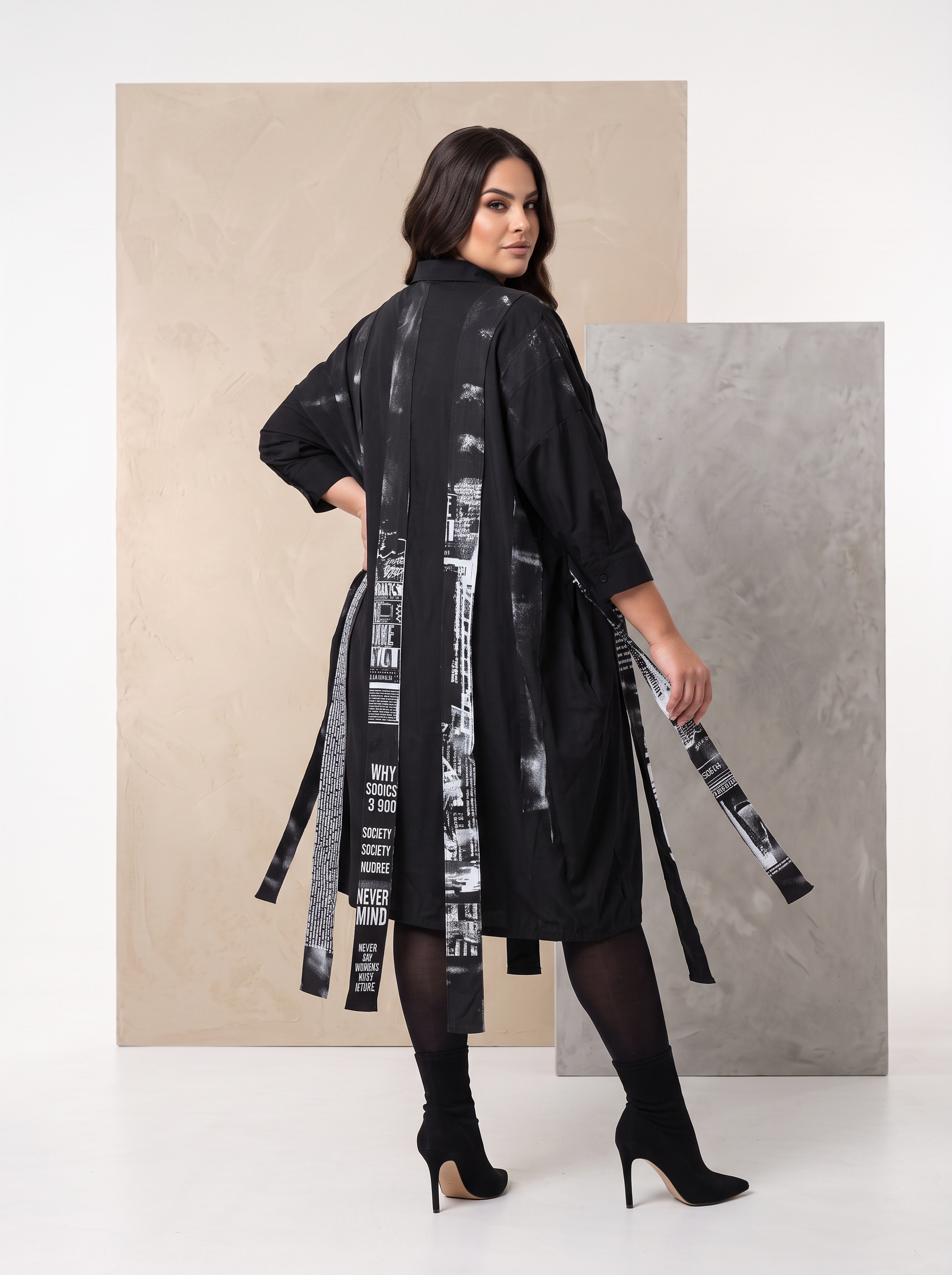 Rochie maxi neagră de designer cu croială extravagantă