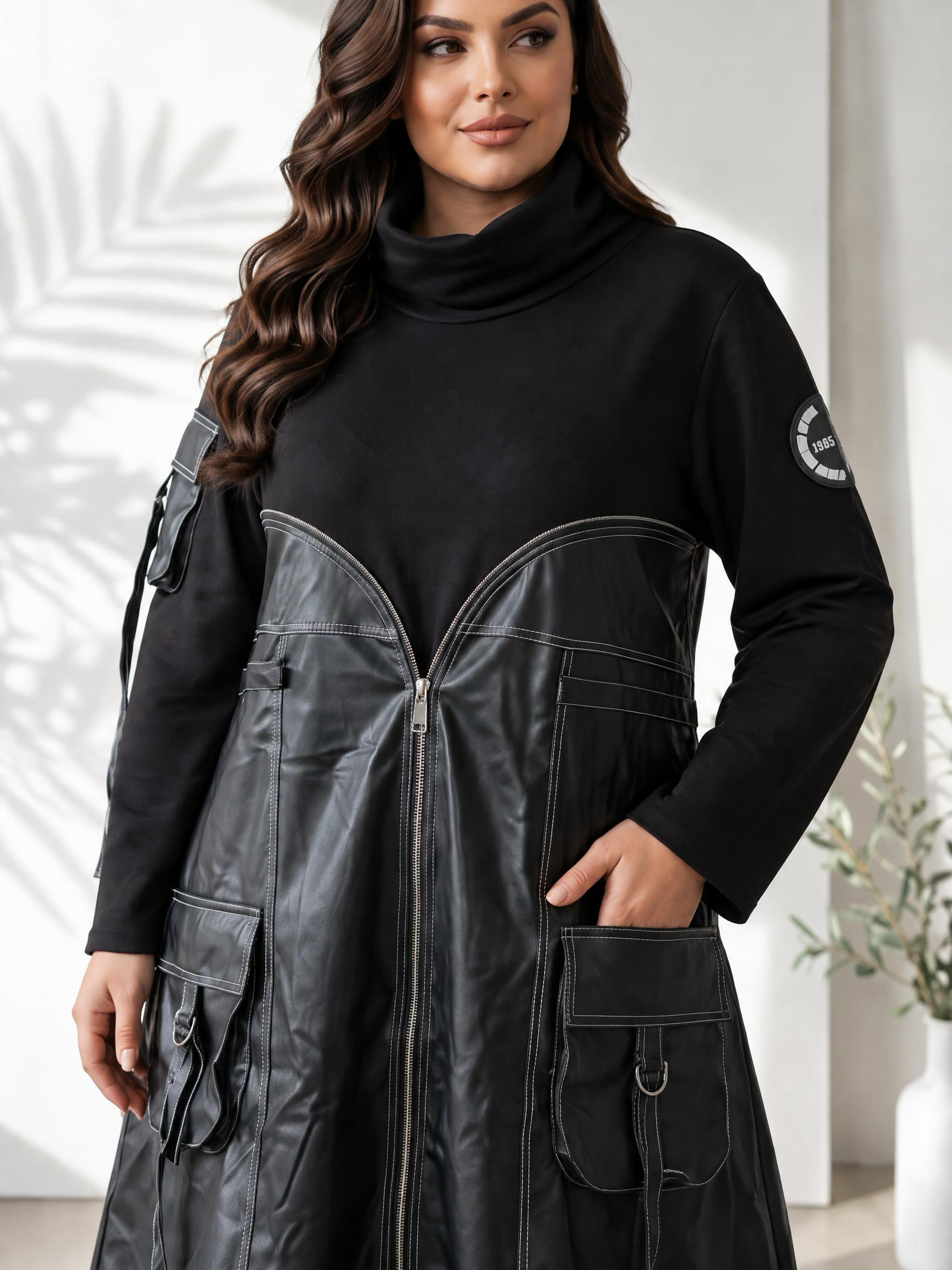 Rochie de designer din piele în mărimi mari
