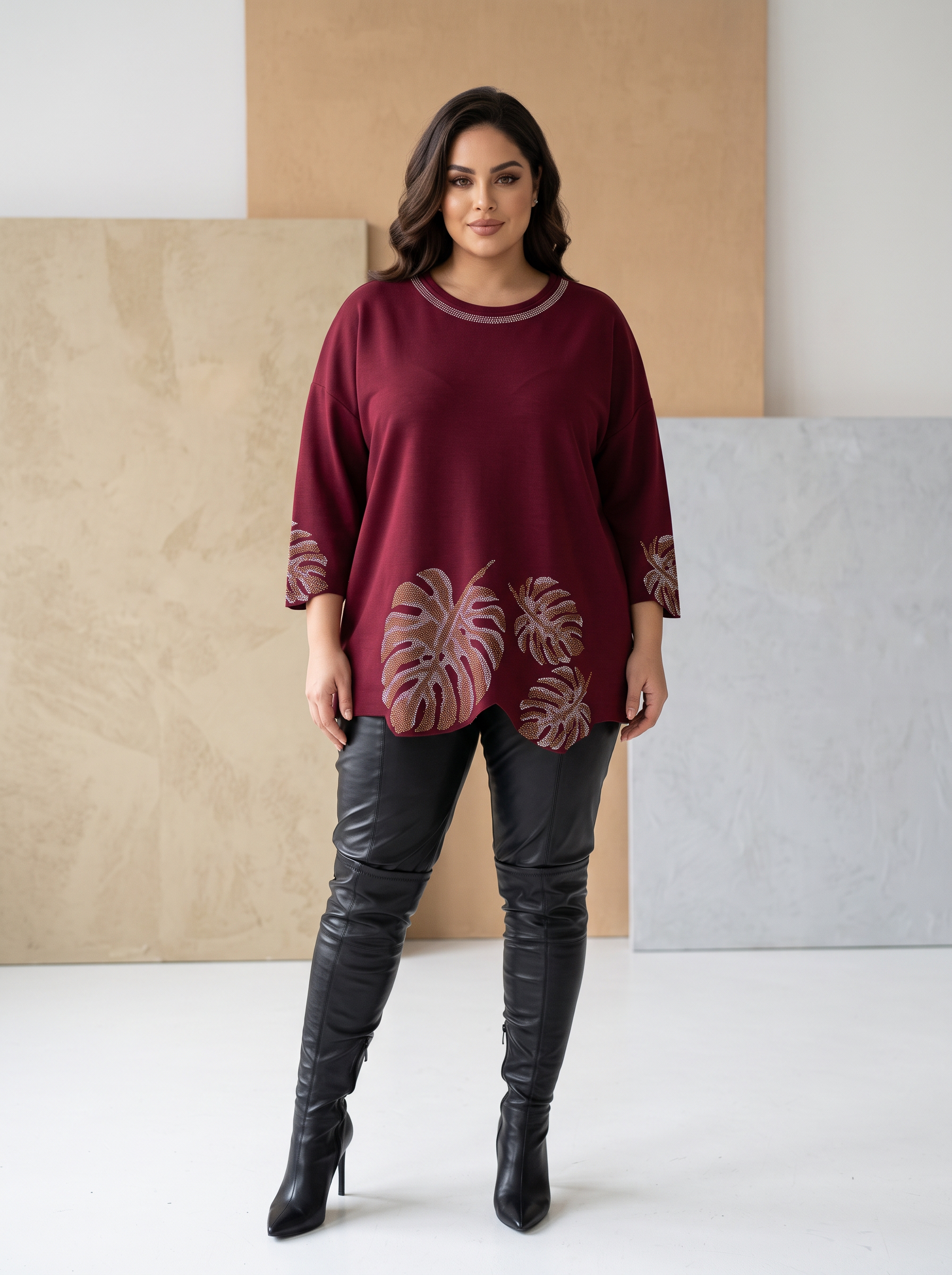 Tunică elegantă bordo cu motive florale strălucitoare
