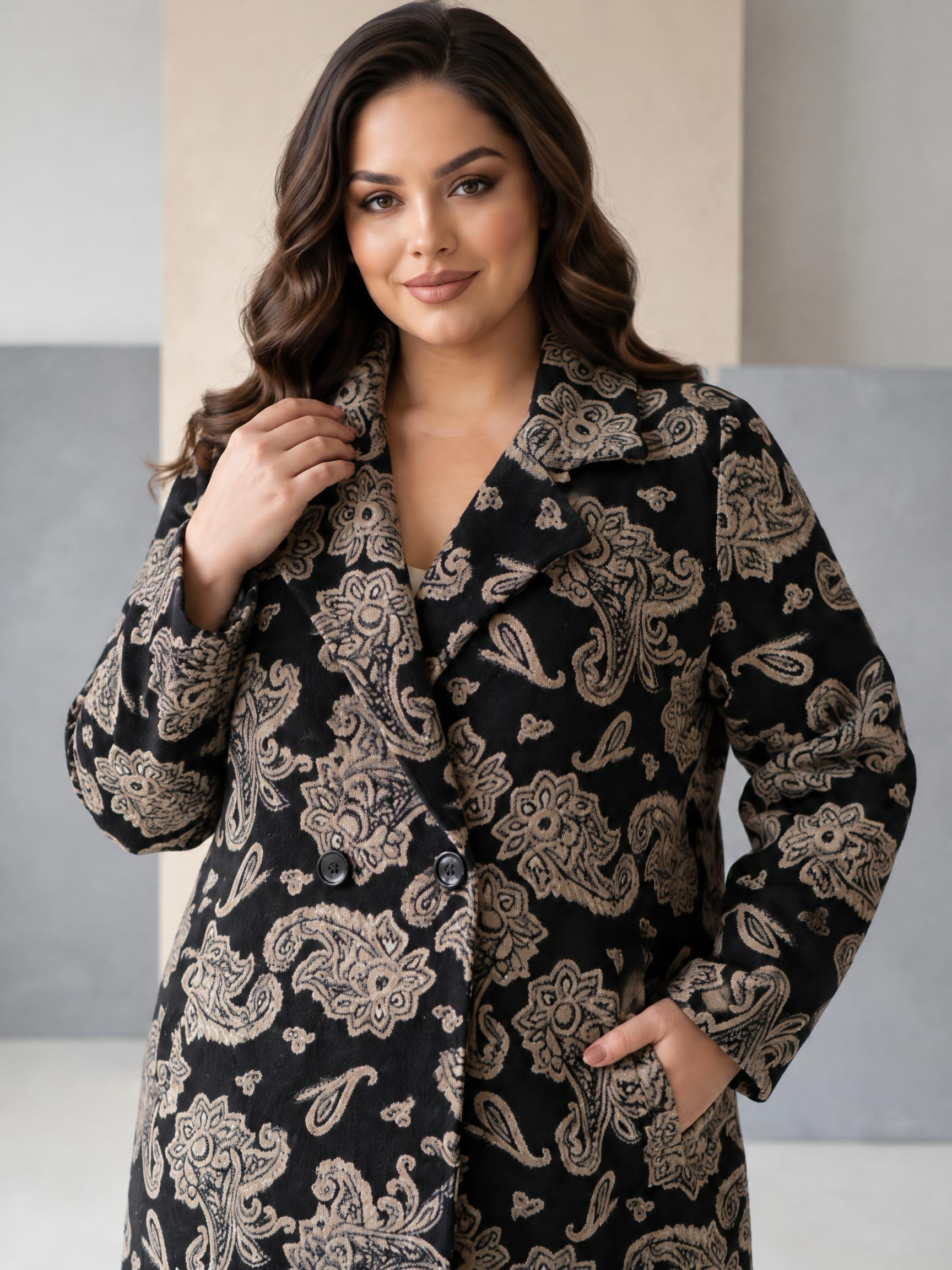 Palton maxi de toamnă în nuanțe naturale și elegante