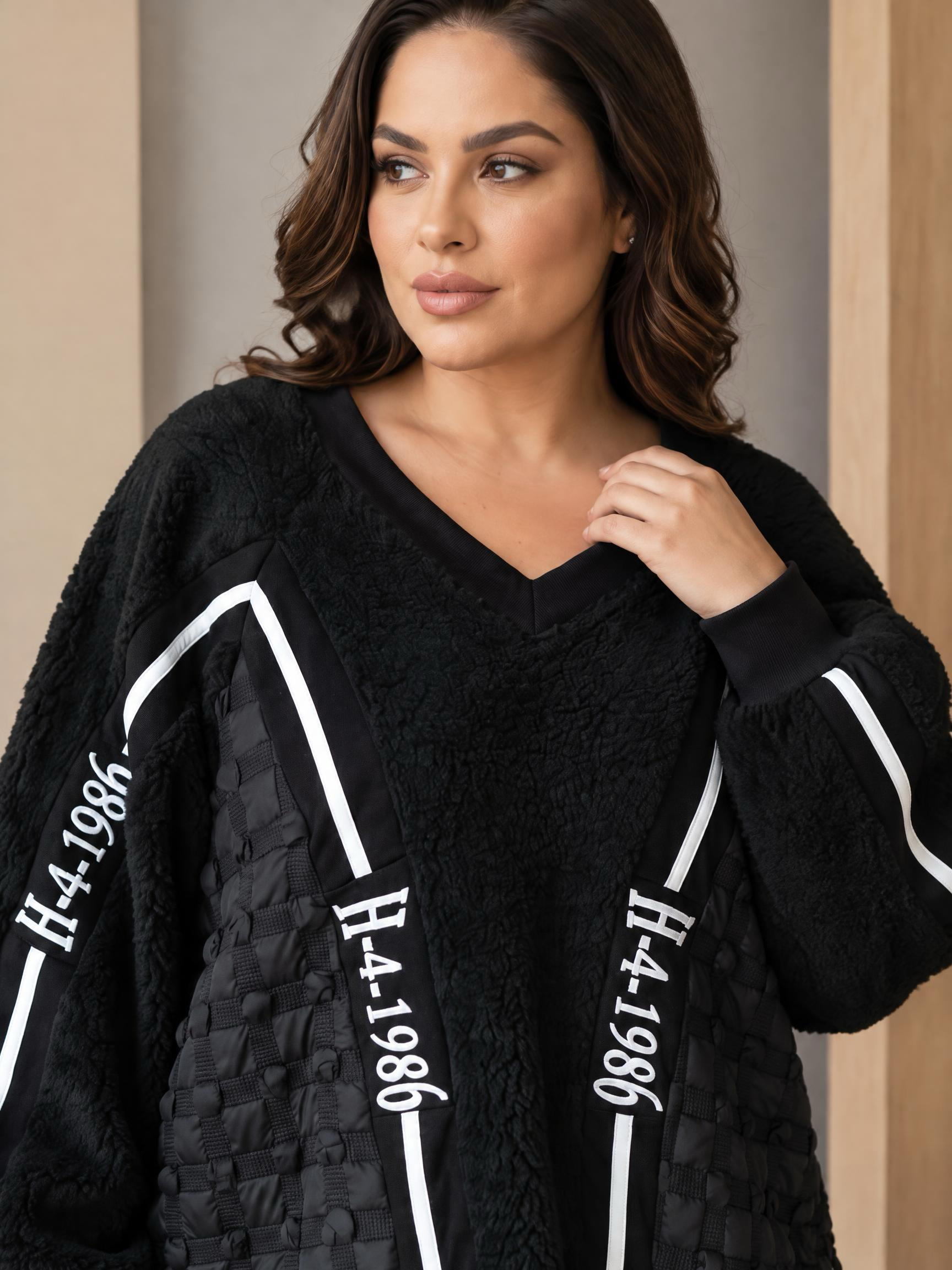 Bluză elegantă cu design deosebit în mărimi mari