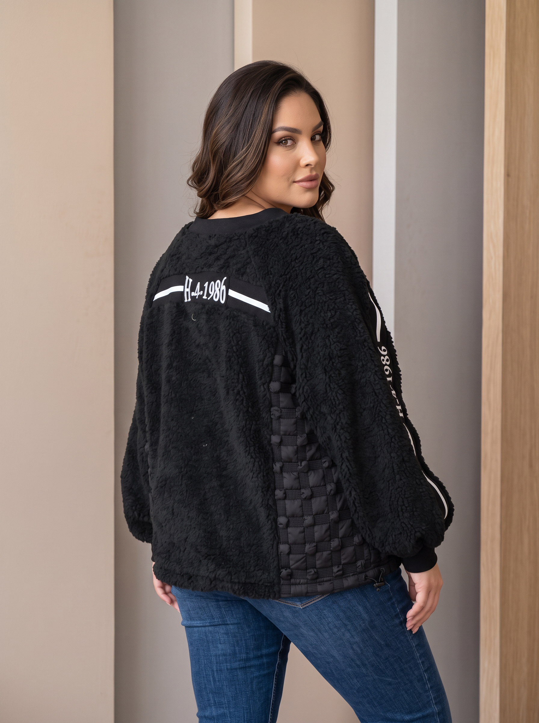 Bluză elegantă cu design deosebit în mărimi mari