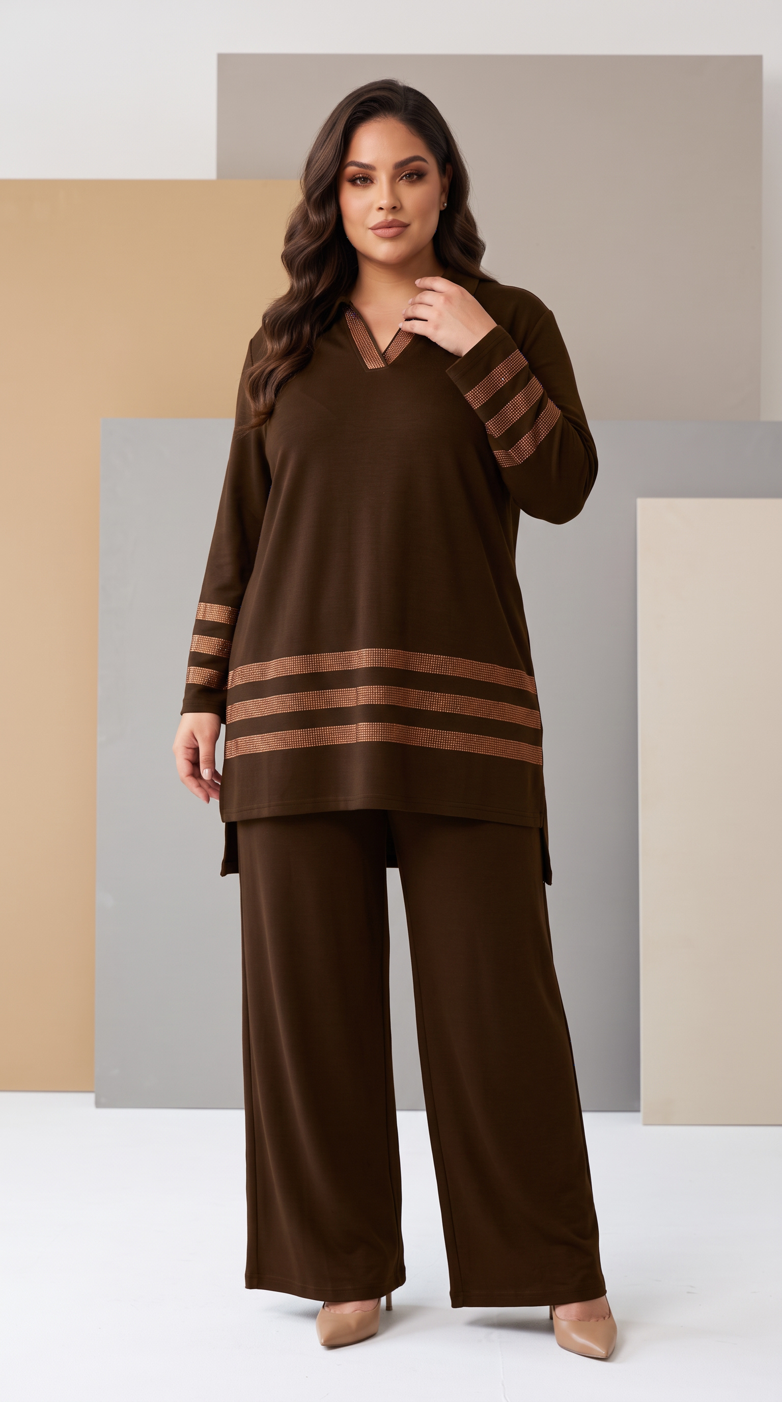 Compleu modern în culoarea cafelei cu tunică și pantaloni în stil sport-elegant