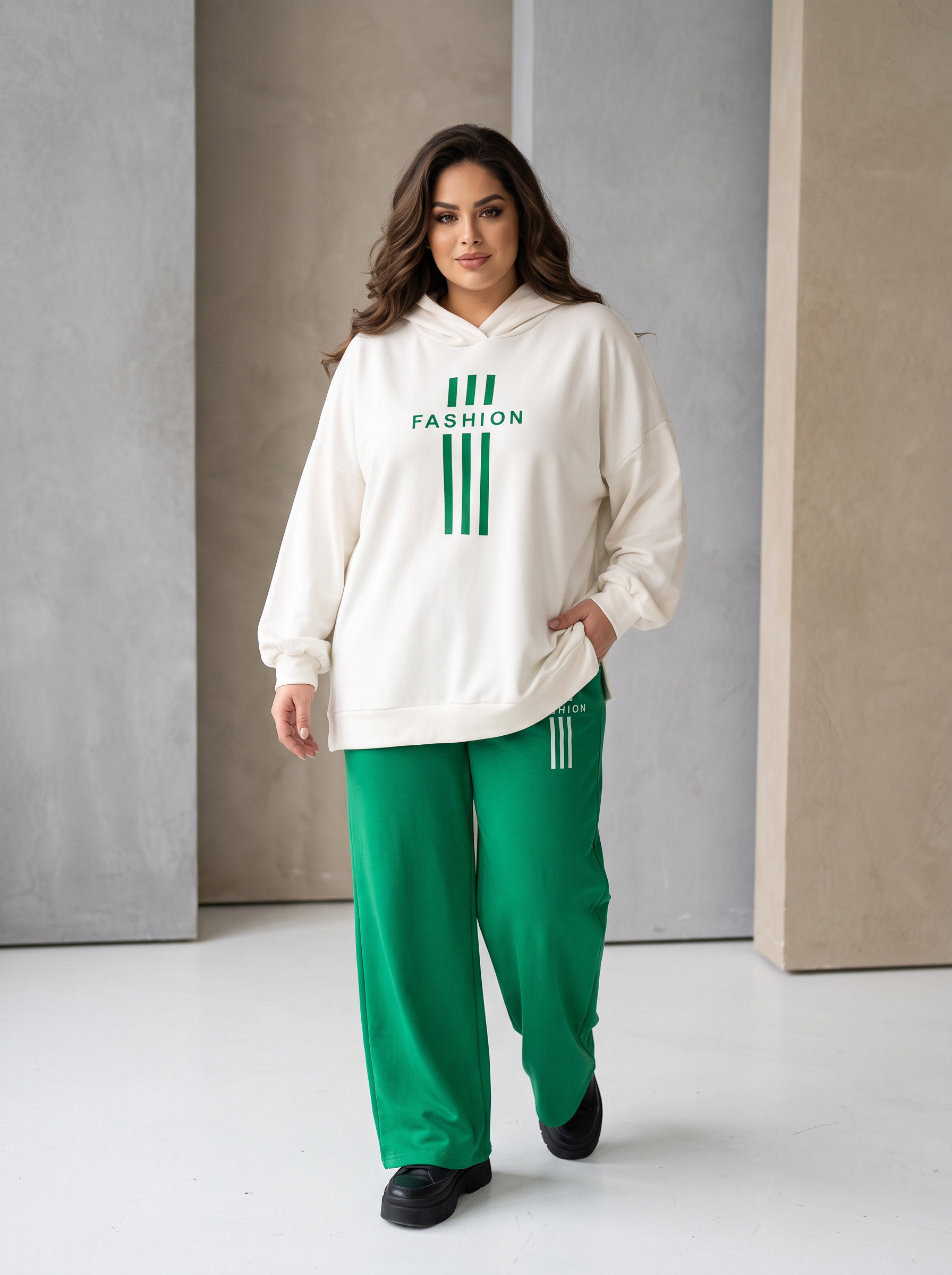 Compleu sportiv din jerseu gros verde și alb cu glugă