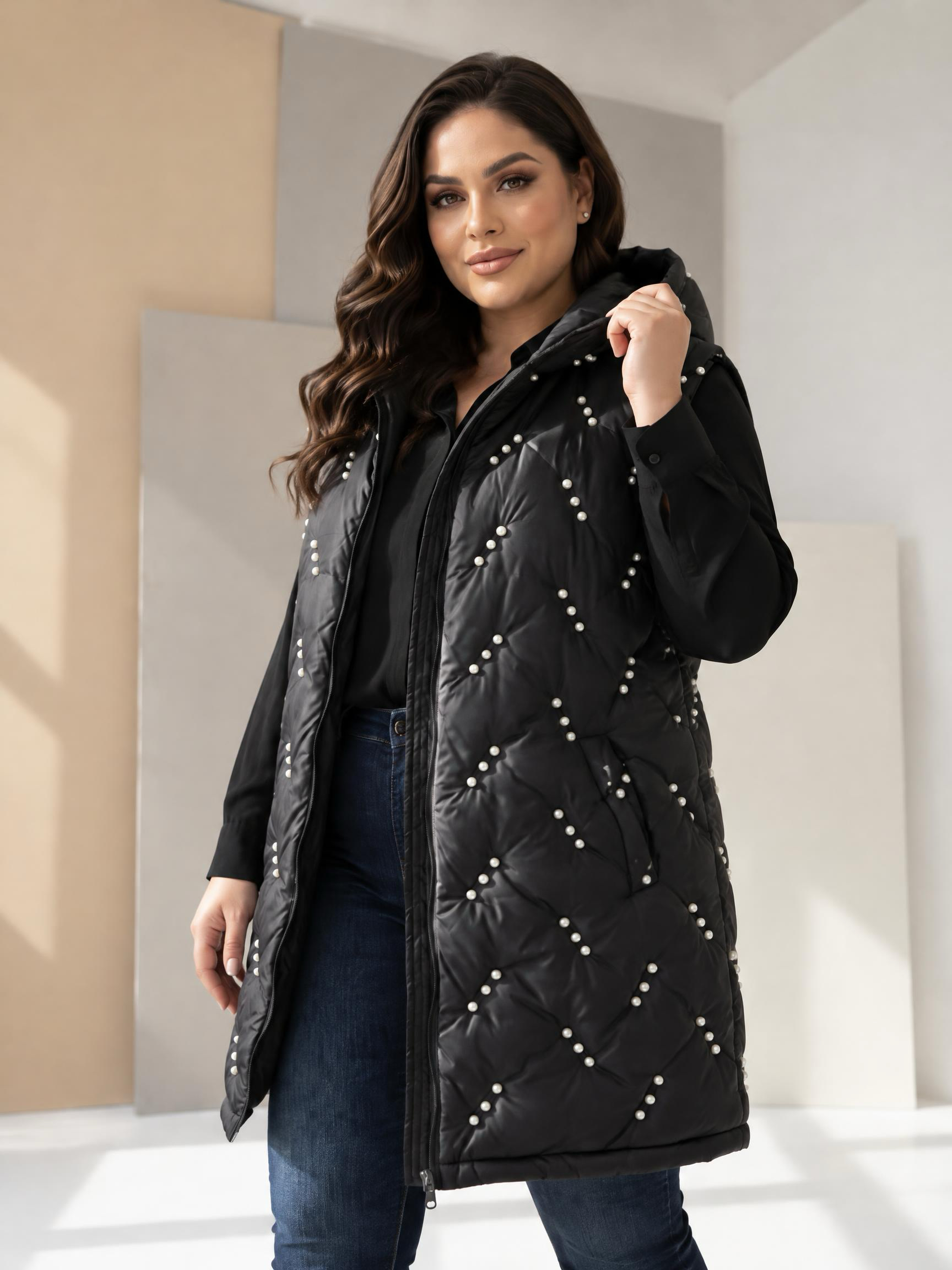 Vestă de lux groasă culoare neagră decorată cu perle elegante