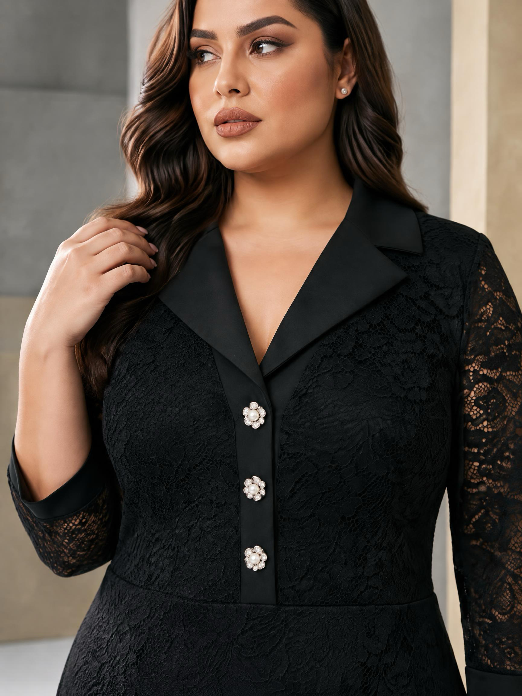 Rochie elegantă din dantelă deosebită cu broderie spectaculoasă