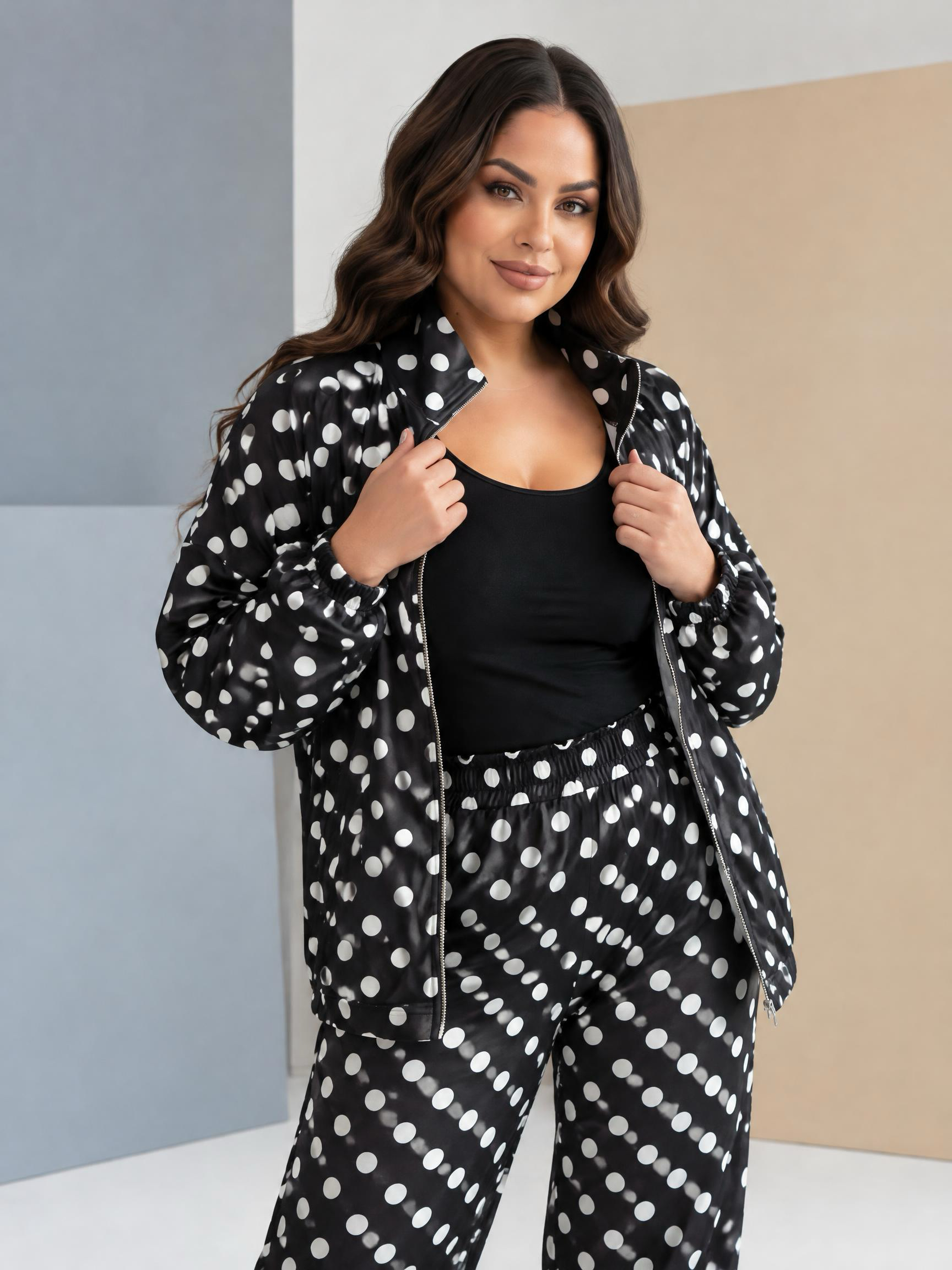 Compleu maxi modern din catifea fină cu buline albe