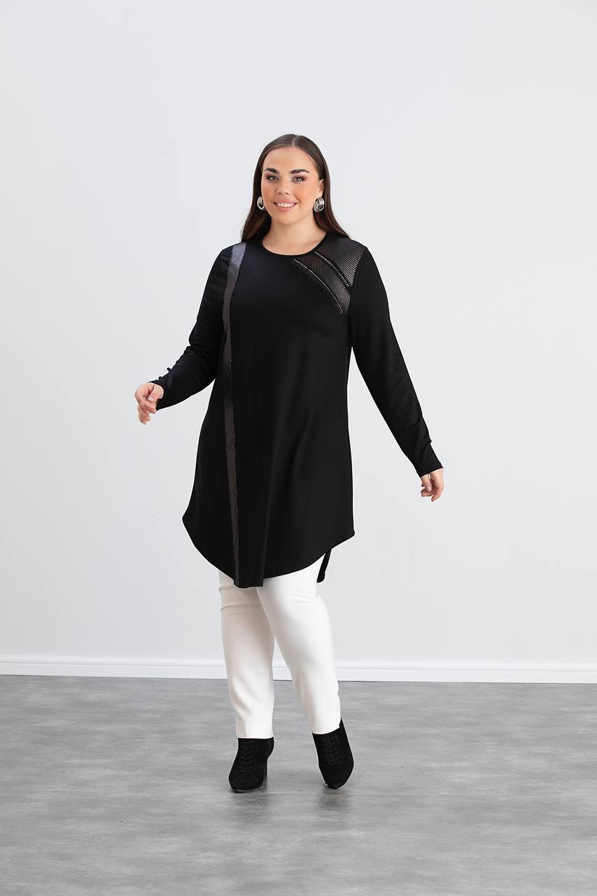 Tunică lungă elegantă cu elemente strălucitoare