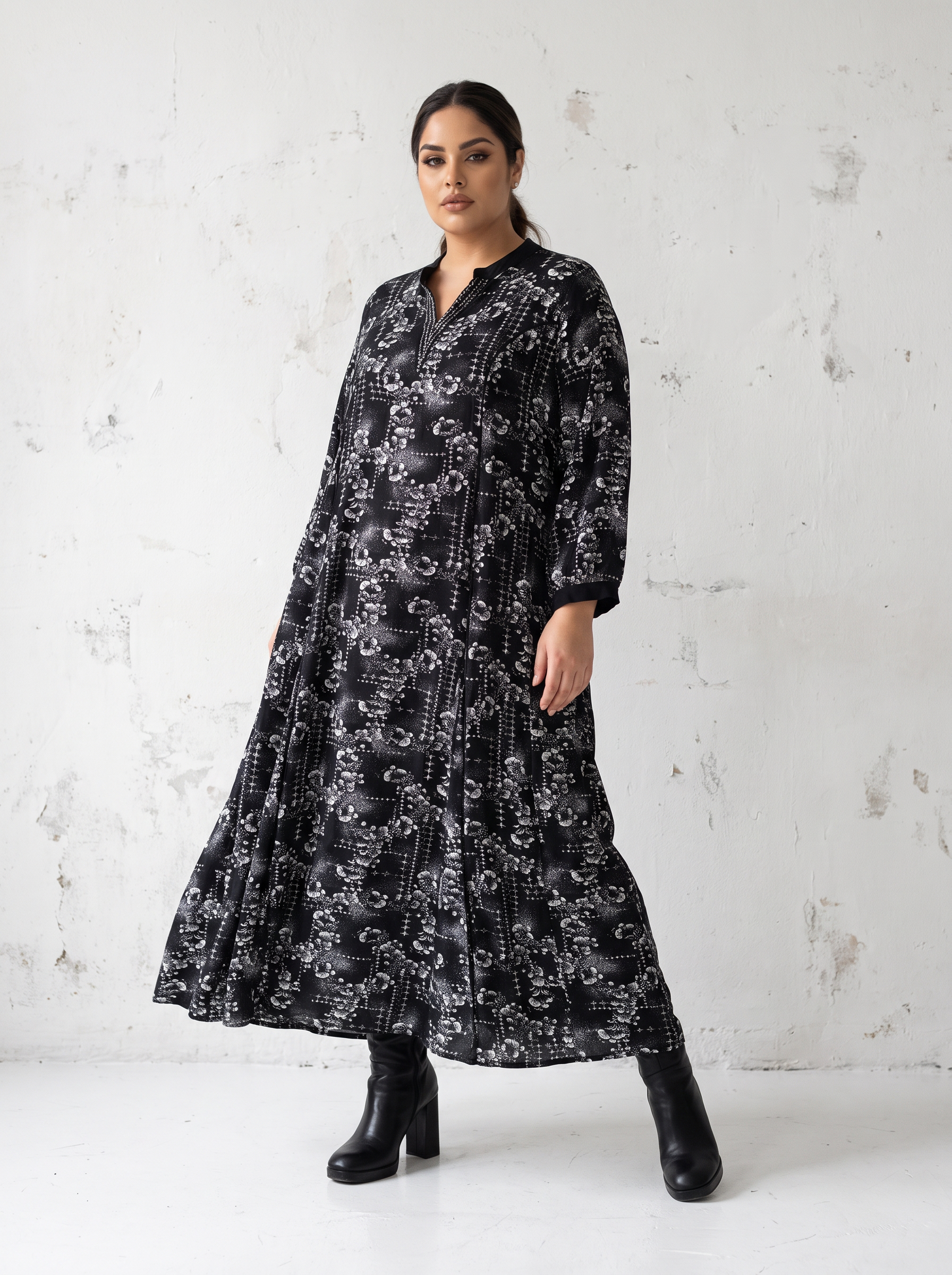 Rochie maxi elegantă cu decolteu spectaculos în V
