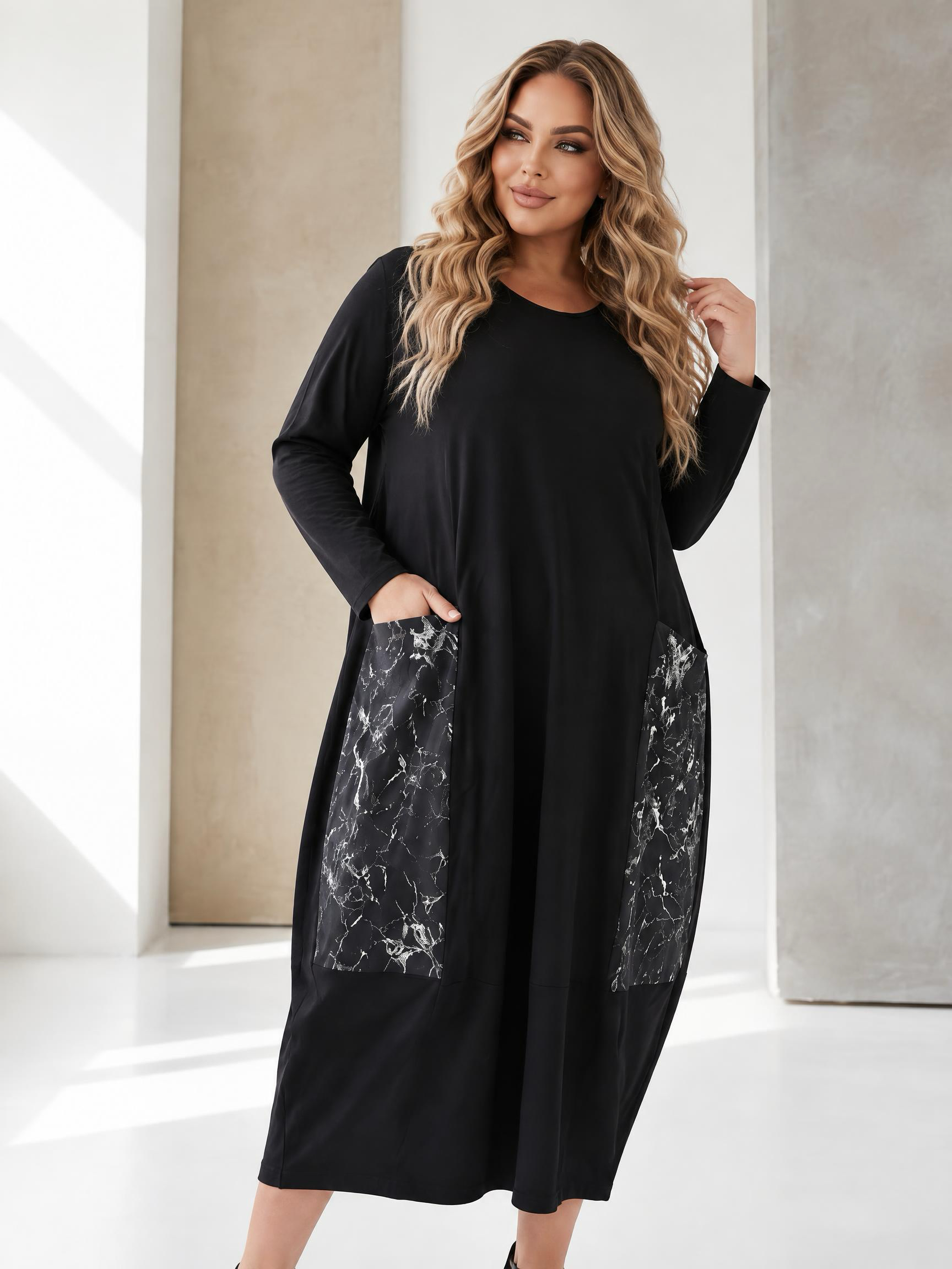 Rochie lungă stilată croială lejeră neagră cu accente marmurate