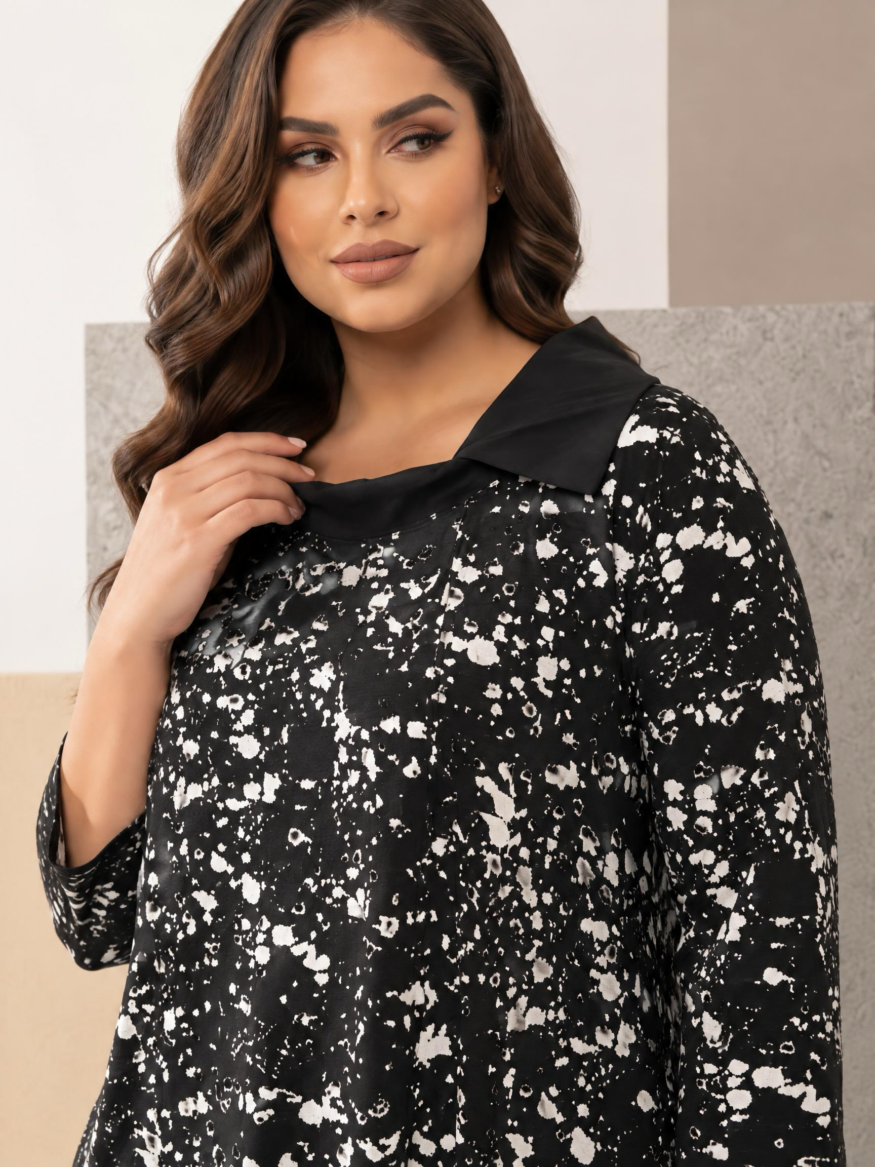 Rochie de efect combinație clasică de culori cu guler polo
