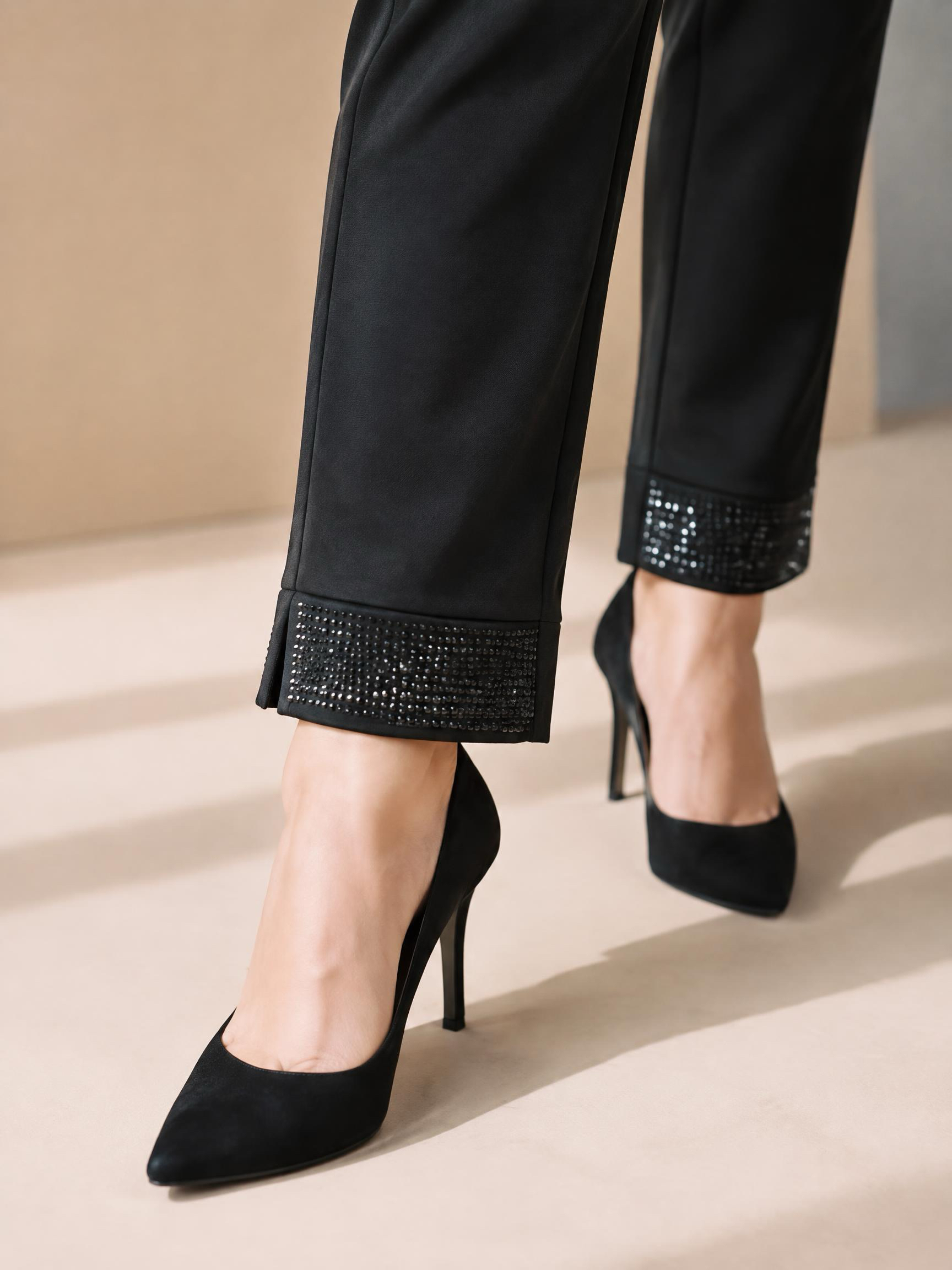 Pantaloni maxi negri eleganți cu pietricele