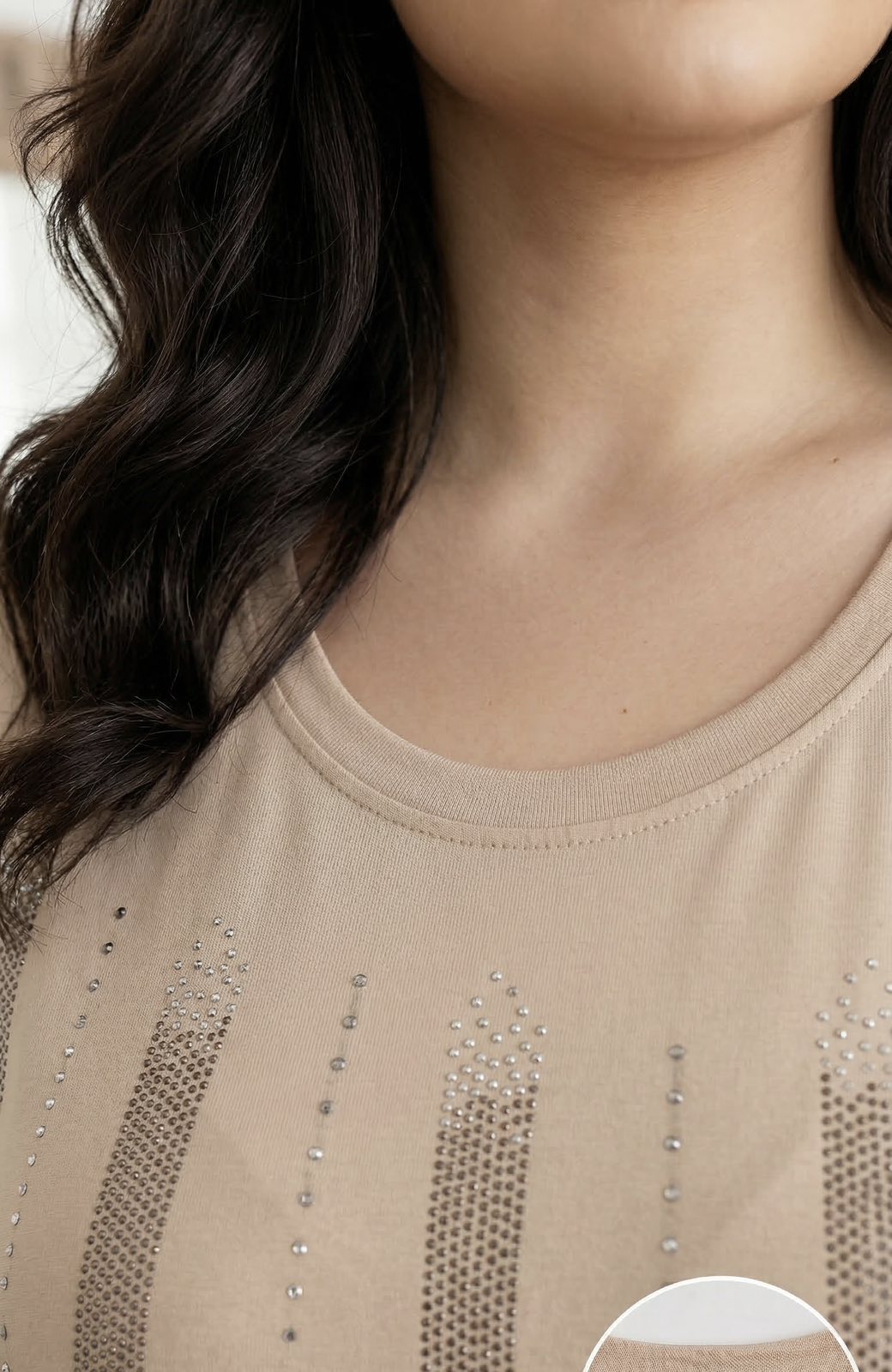 Tunică stilată bej cu pietricele strălucitoare PLUS SIZE