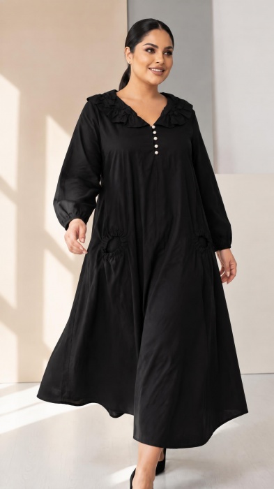 Rochie neagră luxoasă în mărimi mari cu croială elegantă
