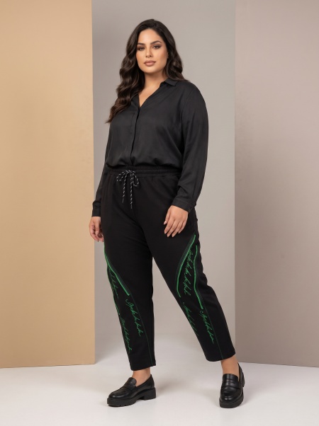 Pantaloni negri cu verde cu croială largă și talie cu elastic și șnur