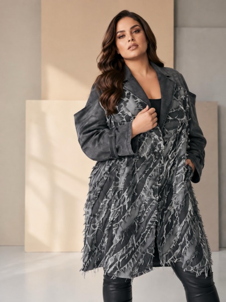 Jachetă din denim cu model extravagant și efect destrămat