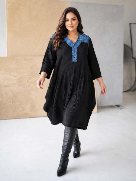 Rochie de designer PLUS SIZE neagră cu detalii din denim
