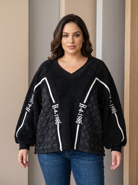 Bluză elegantă cu design deosebit în mărimi mari