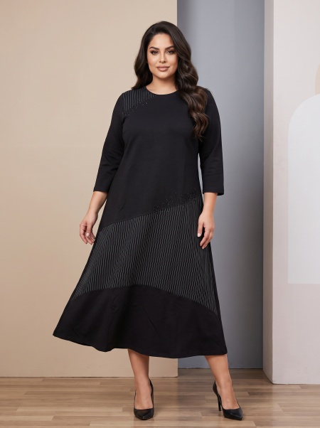 Rochie neagră cu dungi verticale din pietricele